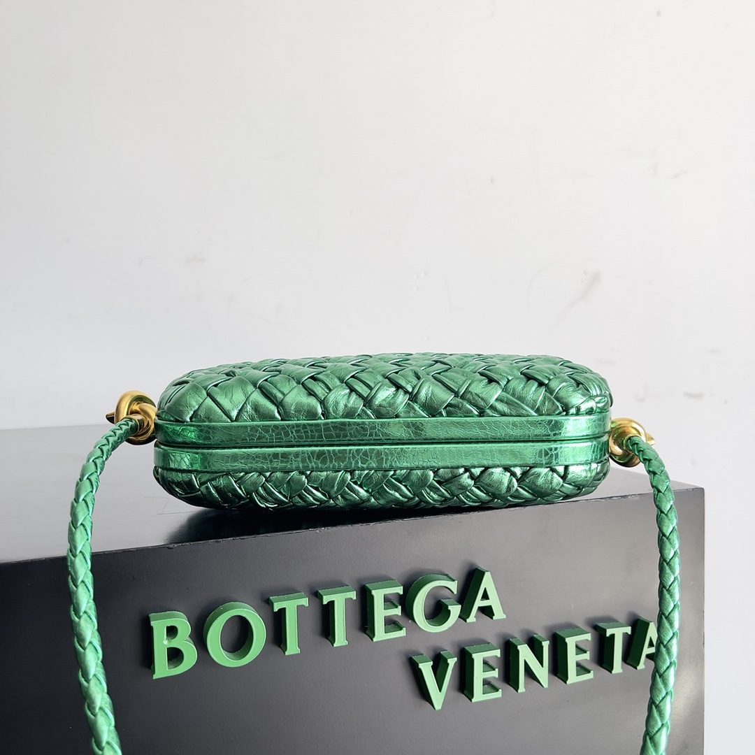 Bottega Veneta Knot woven evening bag 717623