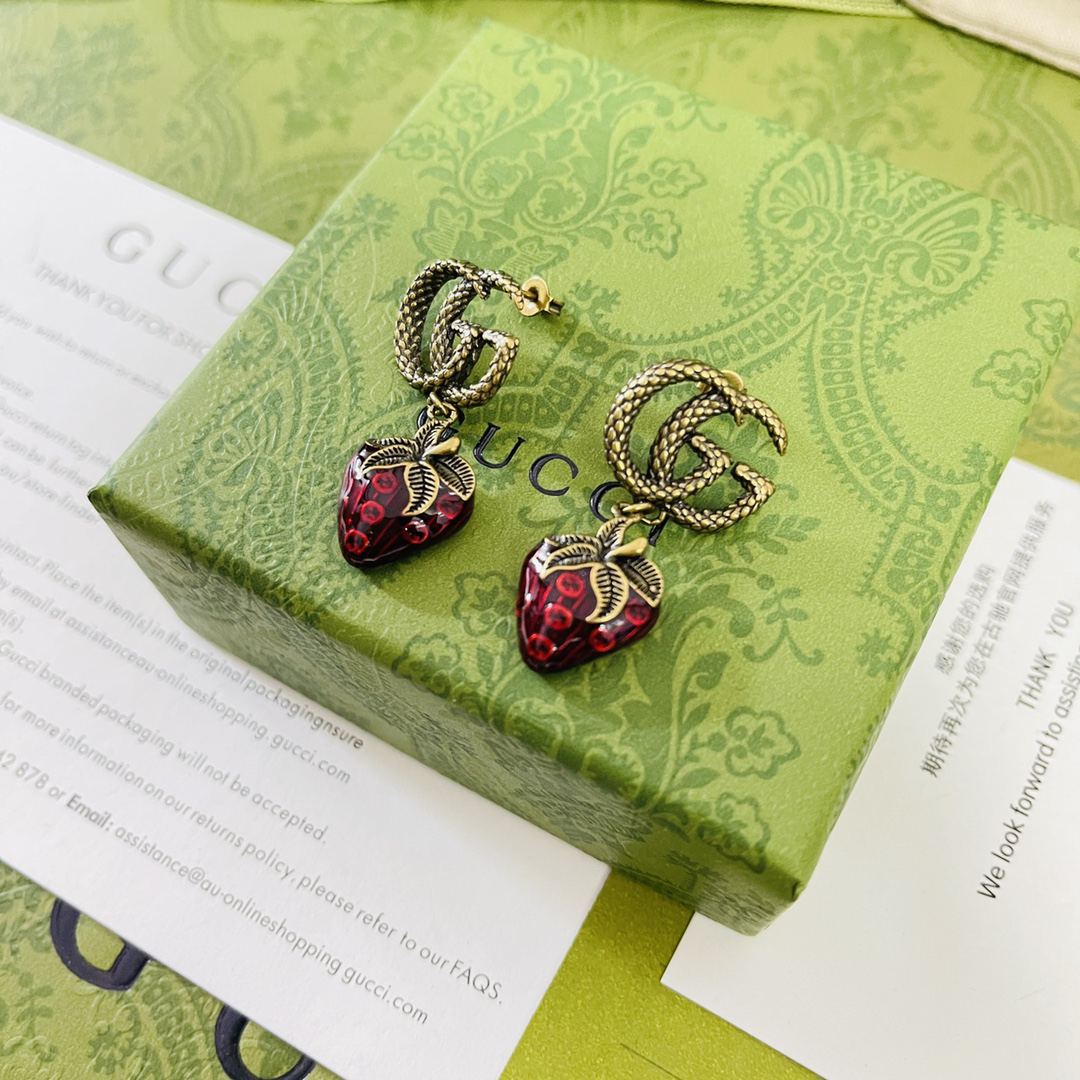 GUCCi GG Strawberry Stud Earrings