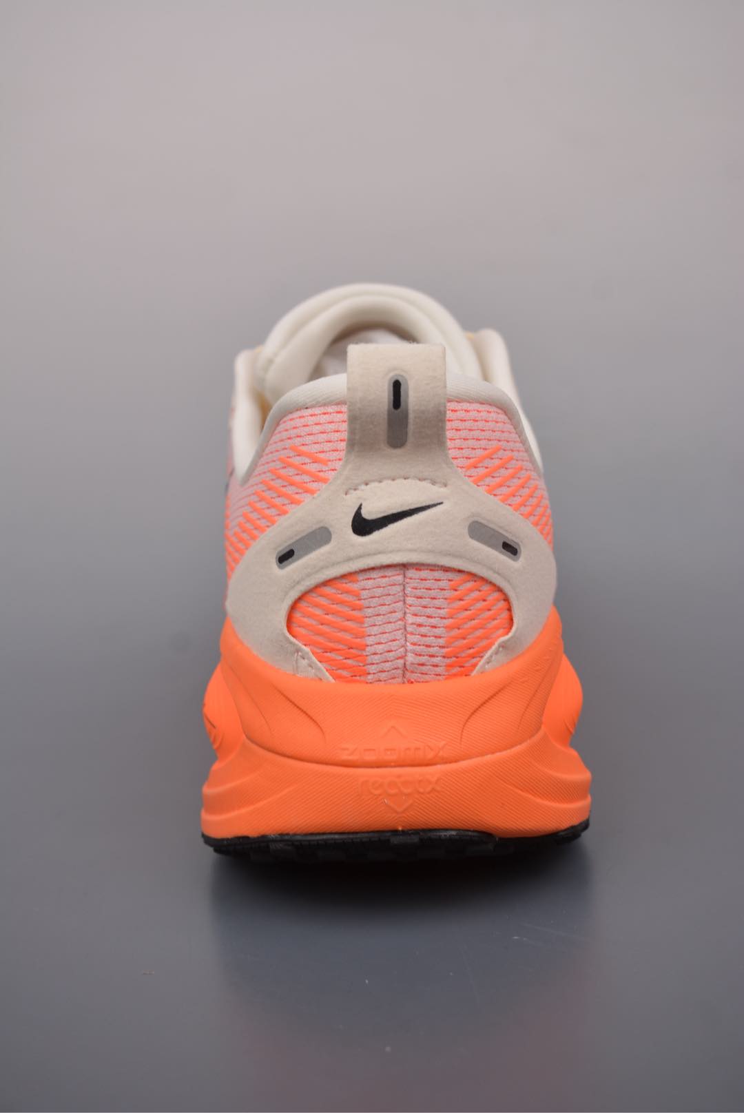 Nike Vomero 18 ZoomX Bright Crimson Black HM6804-600