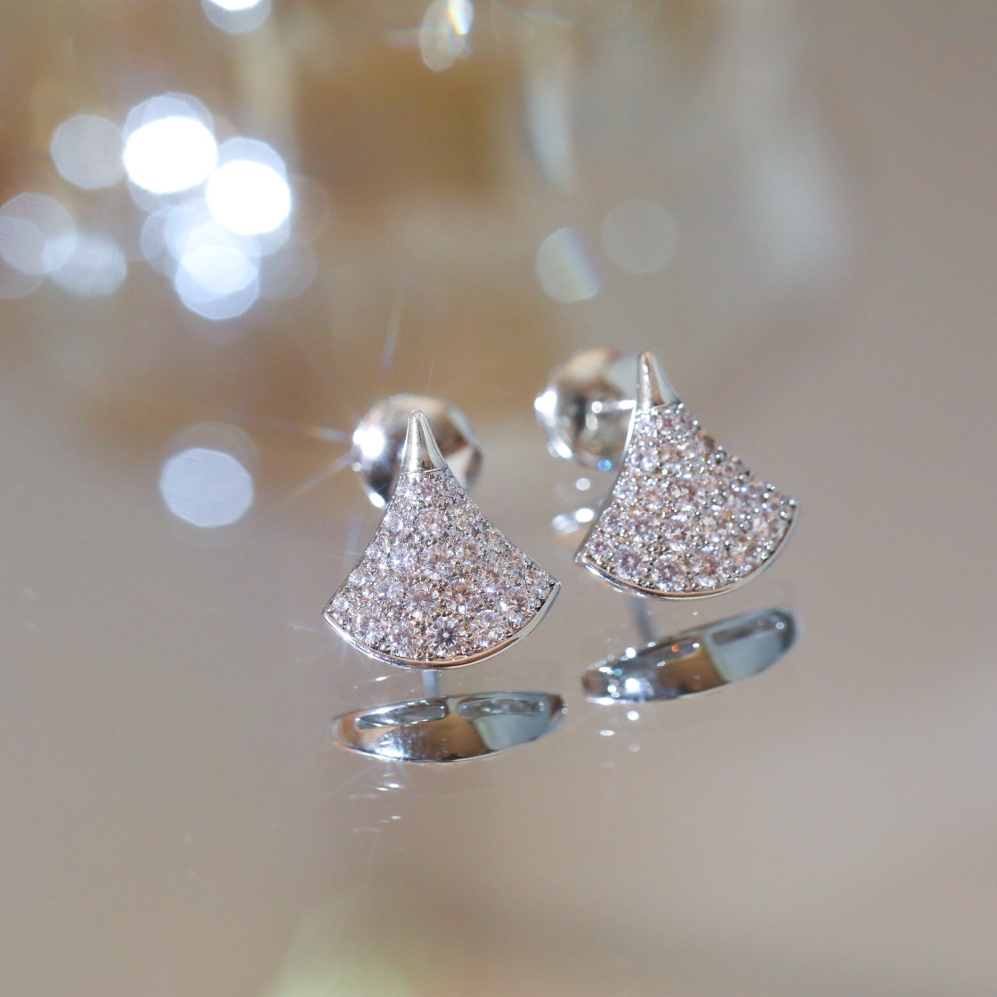 Bulgari full diamond fan-shaped earrings