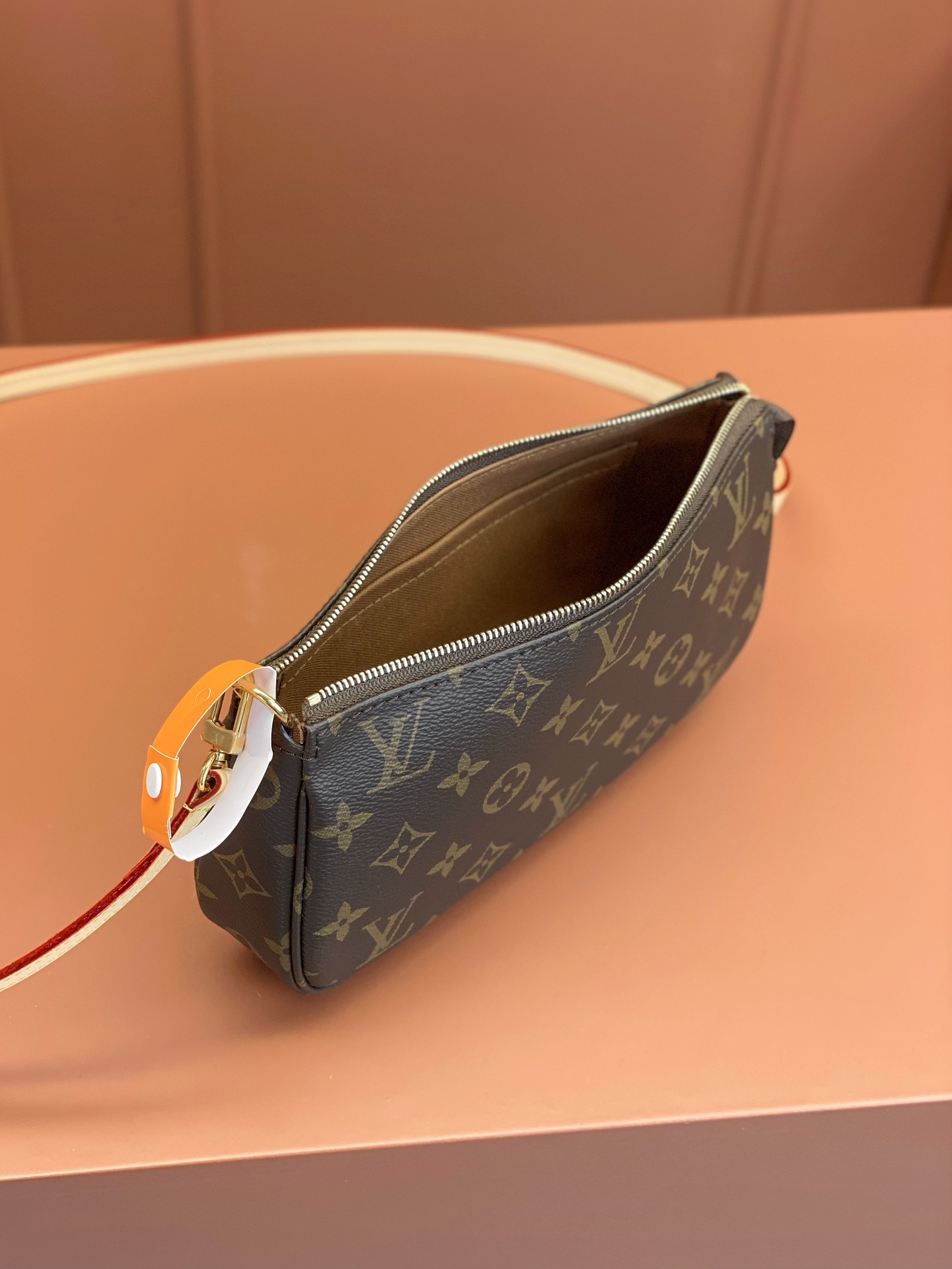 Louis Vuitton Mahjong Bag M40712