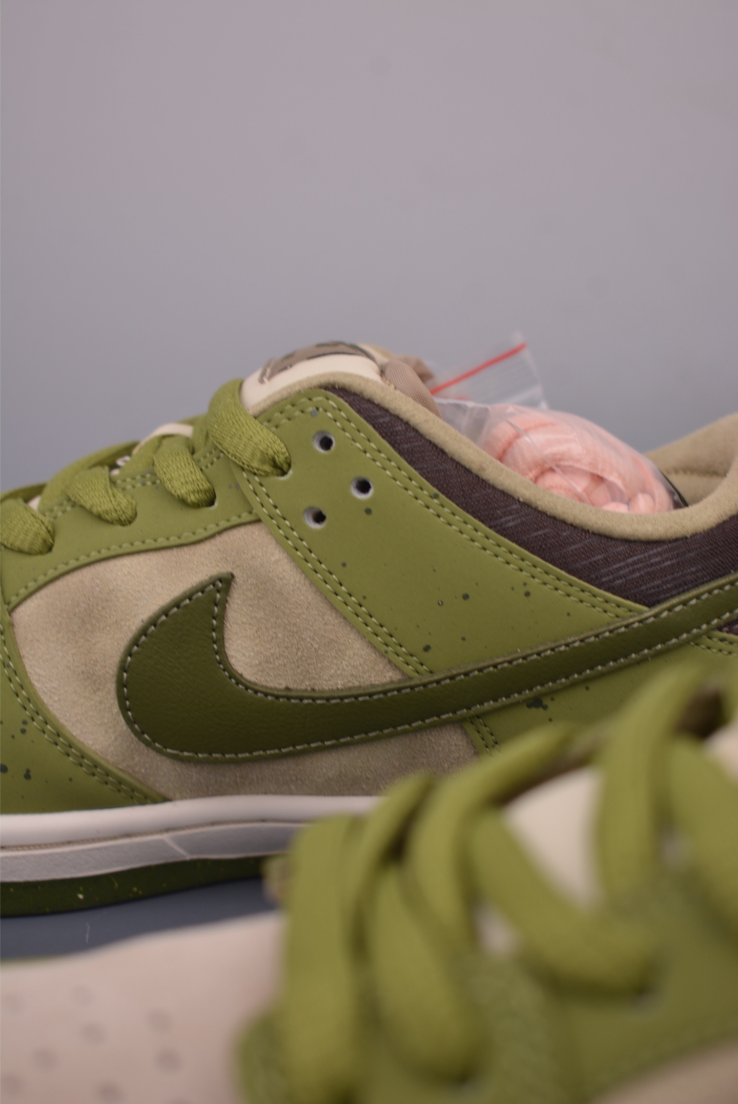 Yuto Horigome x Nike Dunk Low SB “Asparagus” HF8022-300