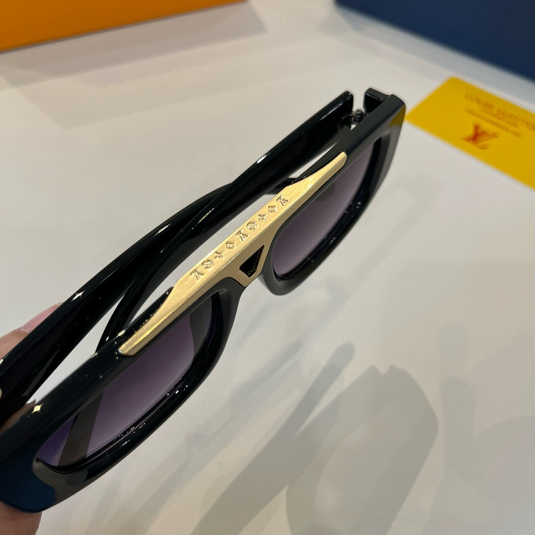 Louis Vuitton Round Frame Sunglasses