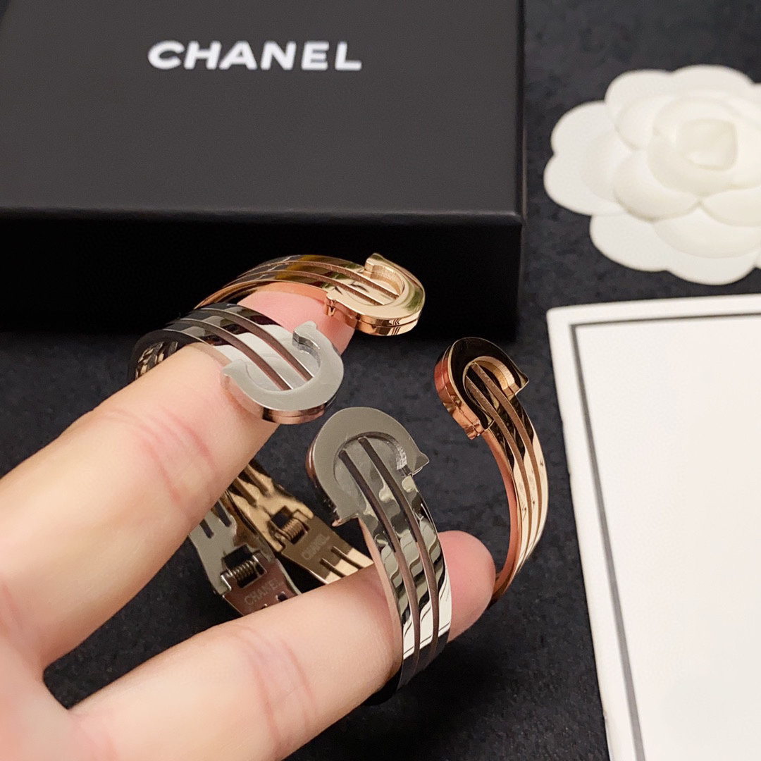 Chanel hollow bracelet