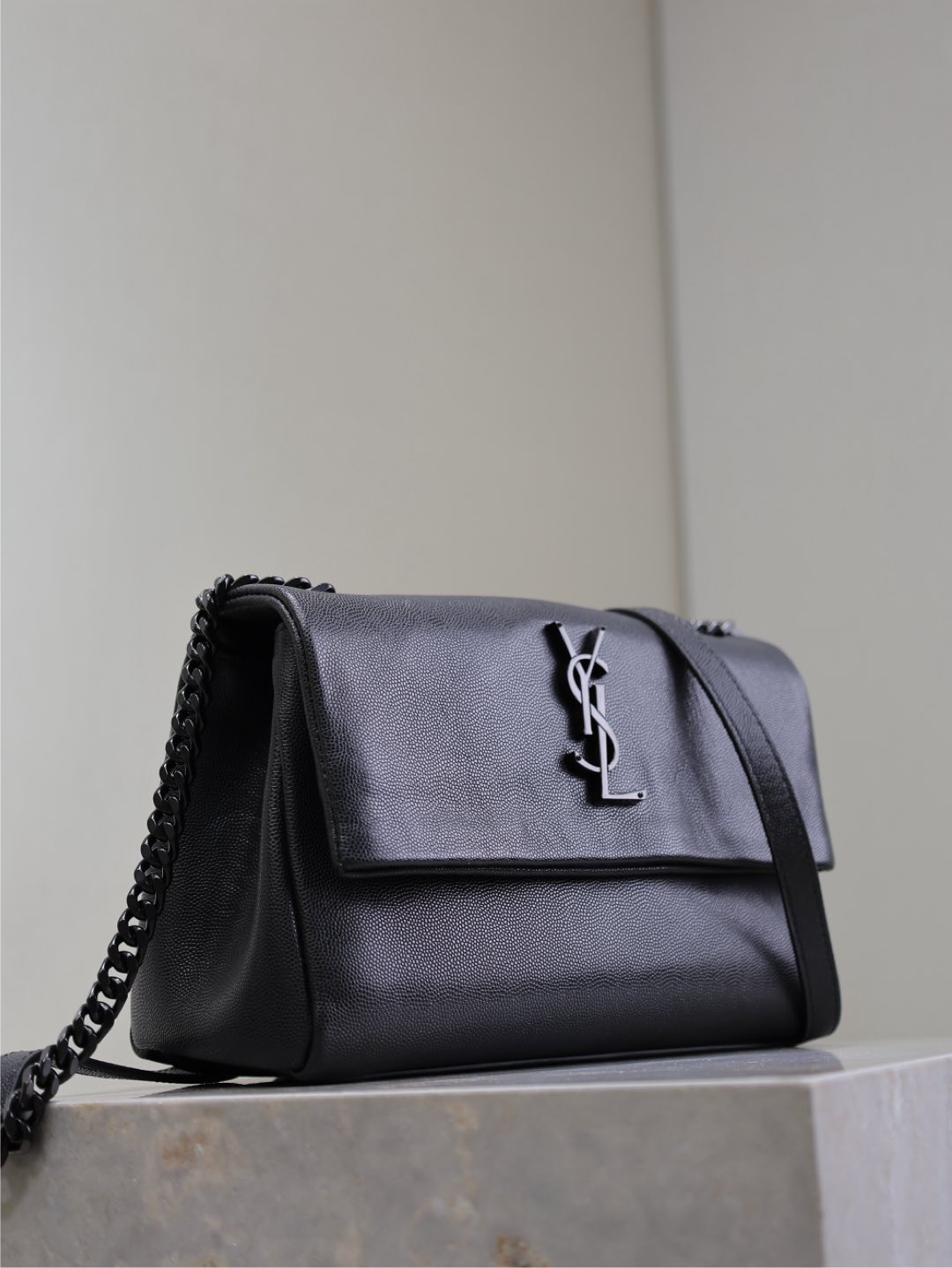 Yves Saint Laurent West Hollywood Chain Bag 738820