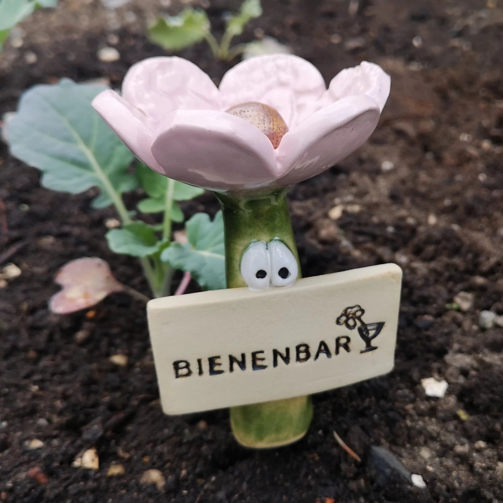 🐝Handmade Insect Drinkers – Fascinating Drinkers for Wild Bees and Insects💐