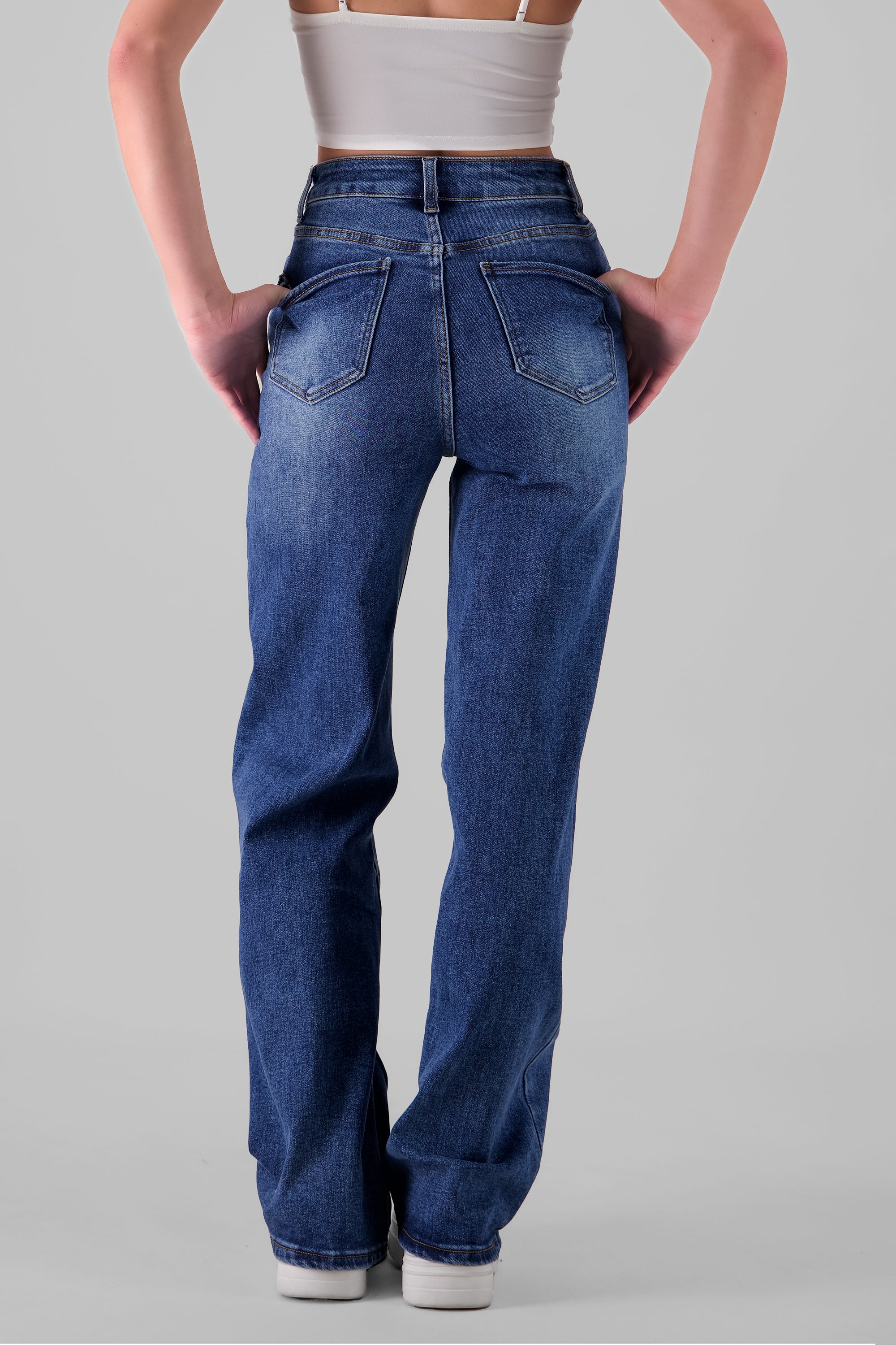 Straight Jeans