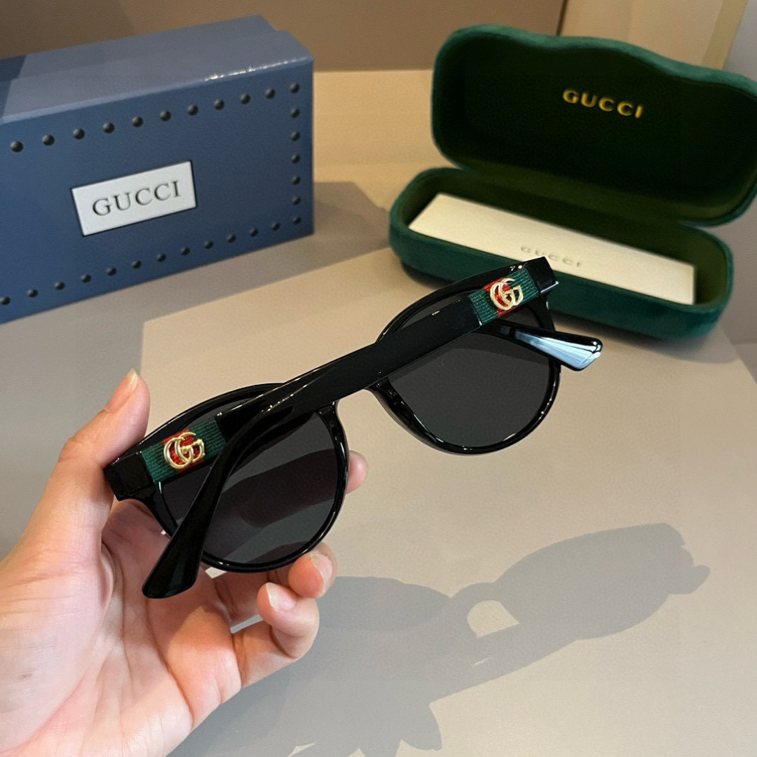 Gucci Round Frame Sunglasses