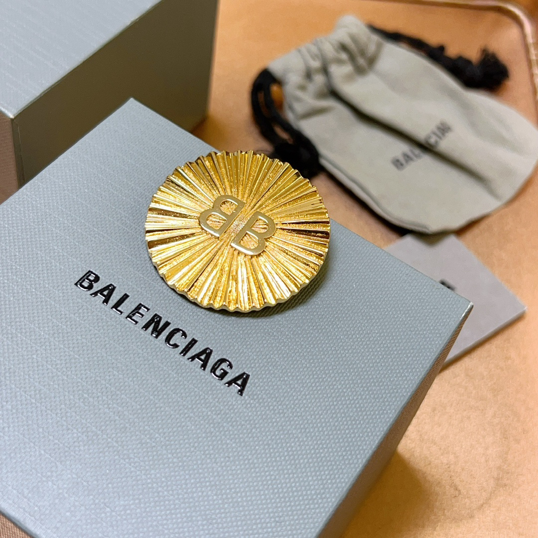 Balenciaga simple floral brooch