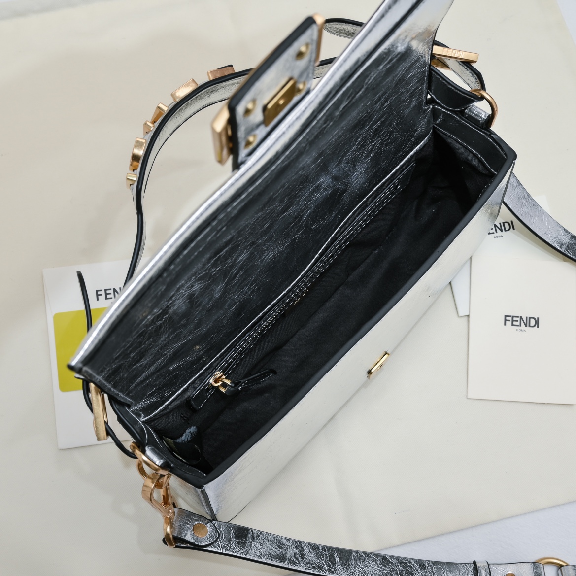 FENDI BAGUETTE handbag 6809