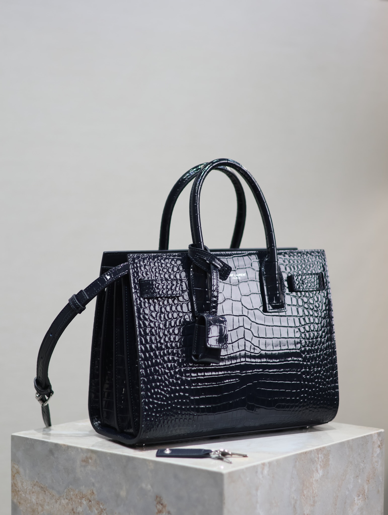 Yves Saint Laurent sac de jour accordion bag 421863
