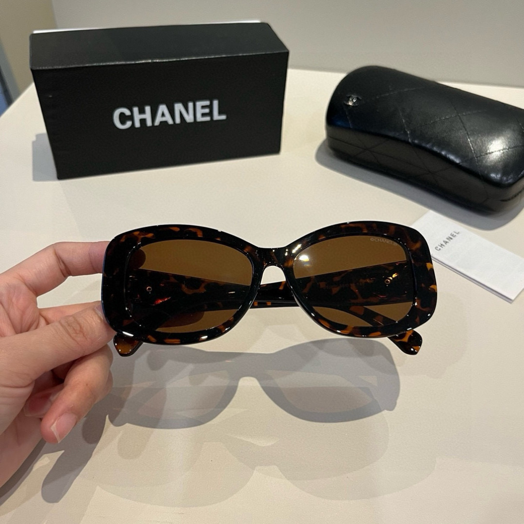 Chanel round frame sunglasses
