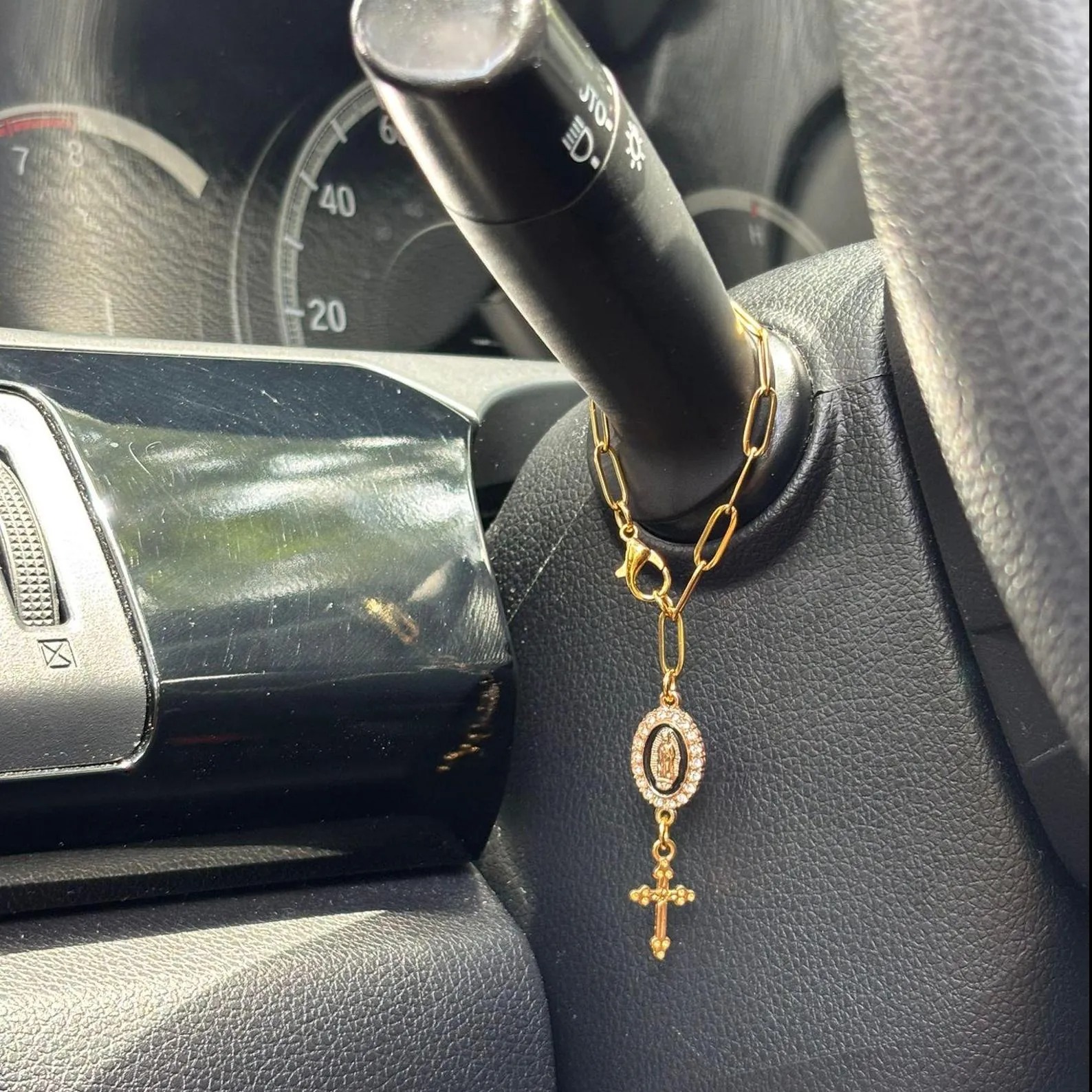 ✝️Pink Steering Wheel Rosary Charm Accessory