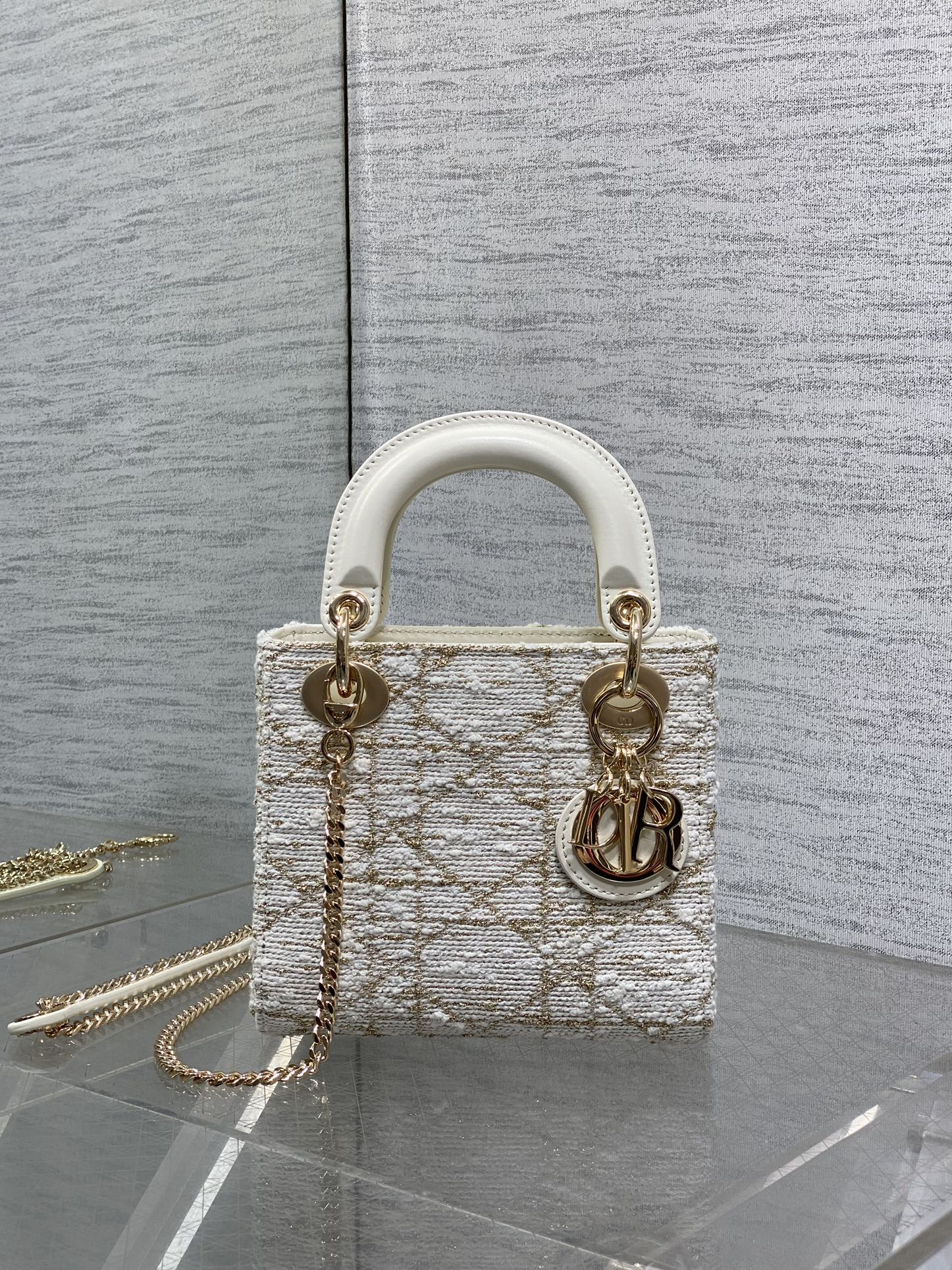 Dior Lady Limited Edition Three-grid Coarse Flower Embroidery Princess Diana Bag M0505