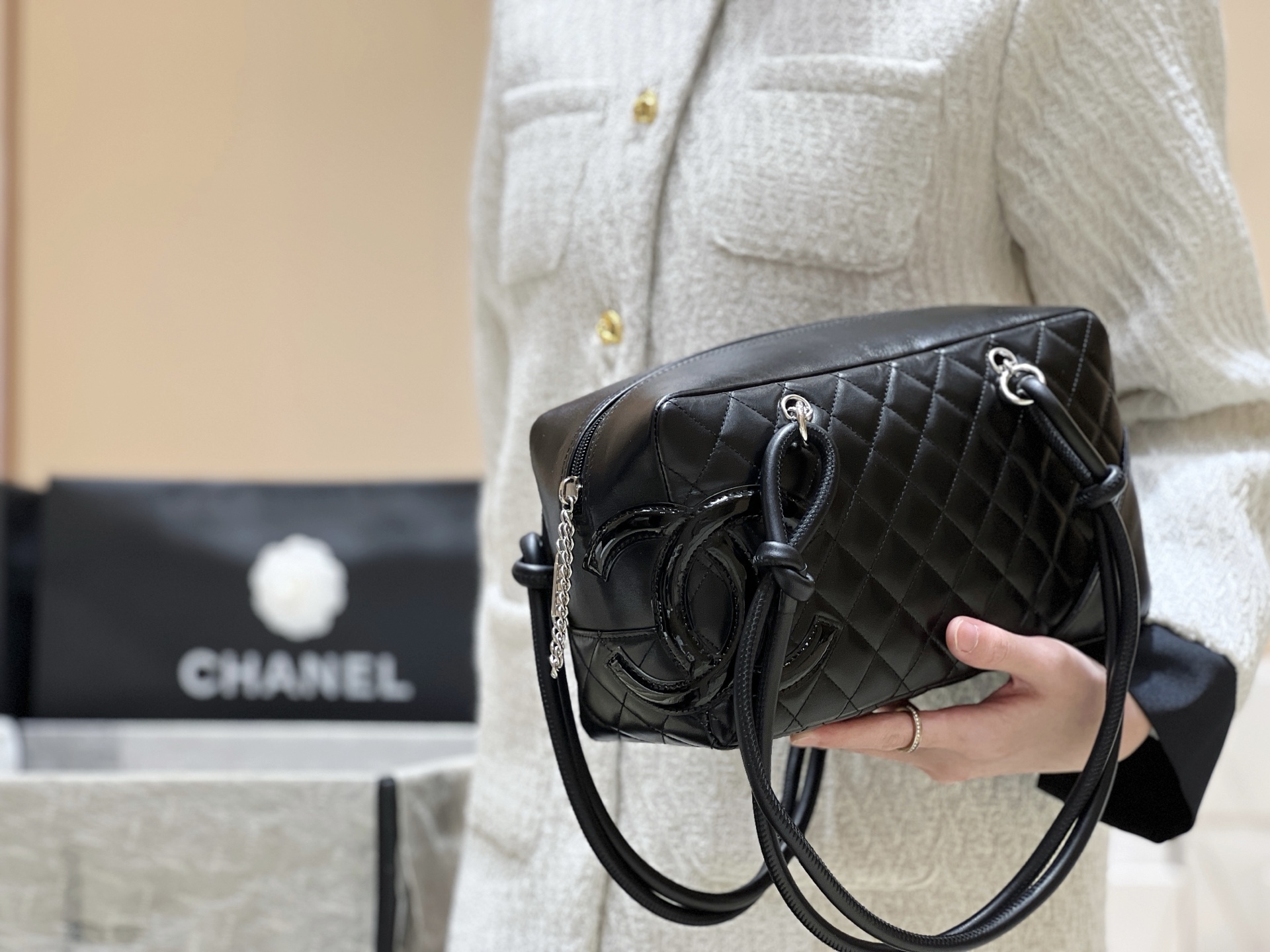 Chanel Used Kangpeng Large Pillow Bag A25171
