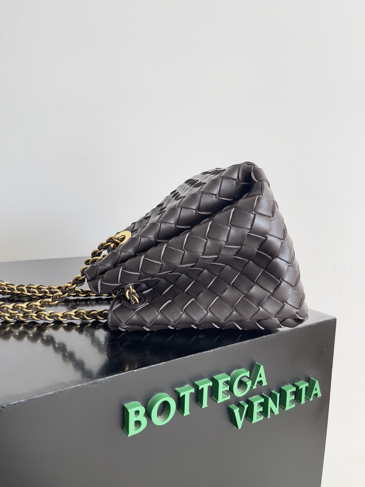 BOTTEGA VENETA New Chain Parachute Bag 817175