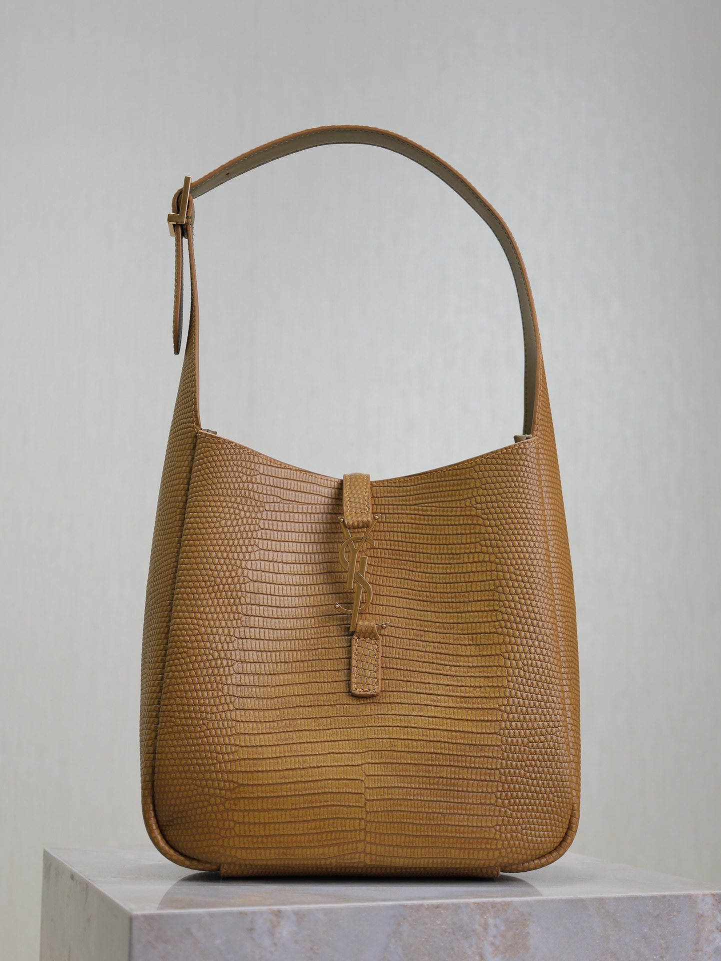 Yves Saint Laurent LE 5A7 Underarm Bag 713938