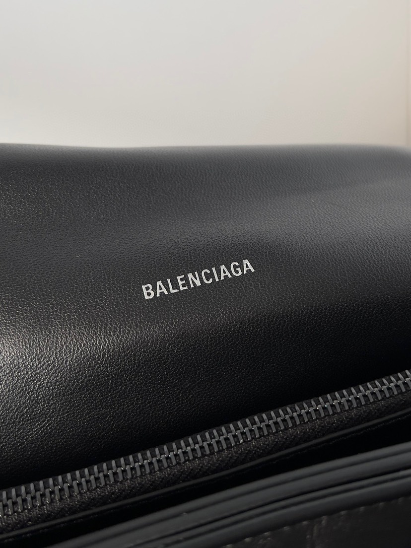 Balenciaga crush bag 92885