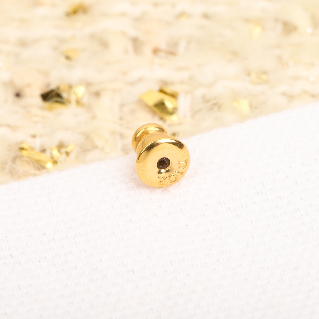 Dior CD letter drop pearl earrings