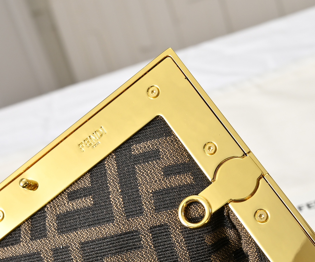 FENDI First Shoulder Bag 80016