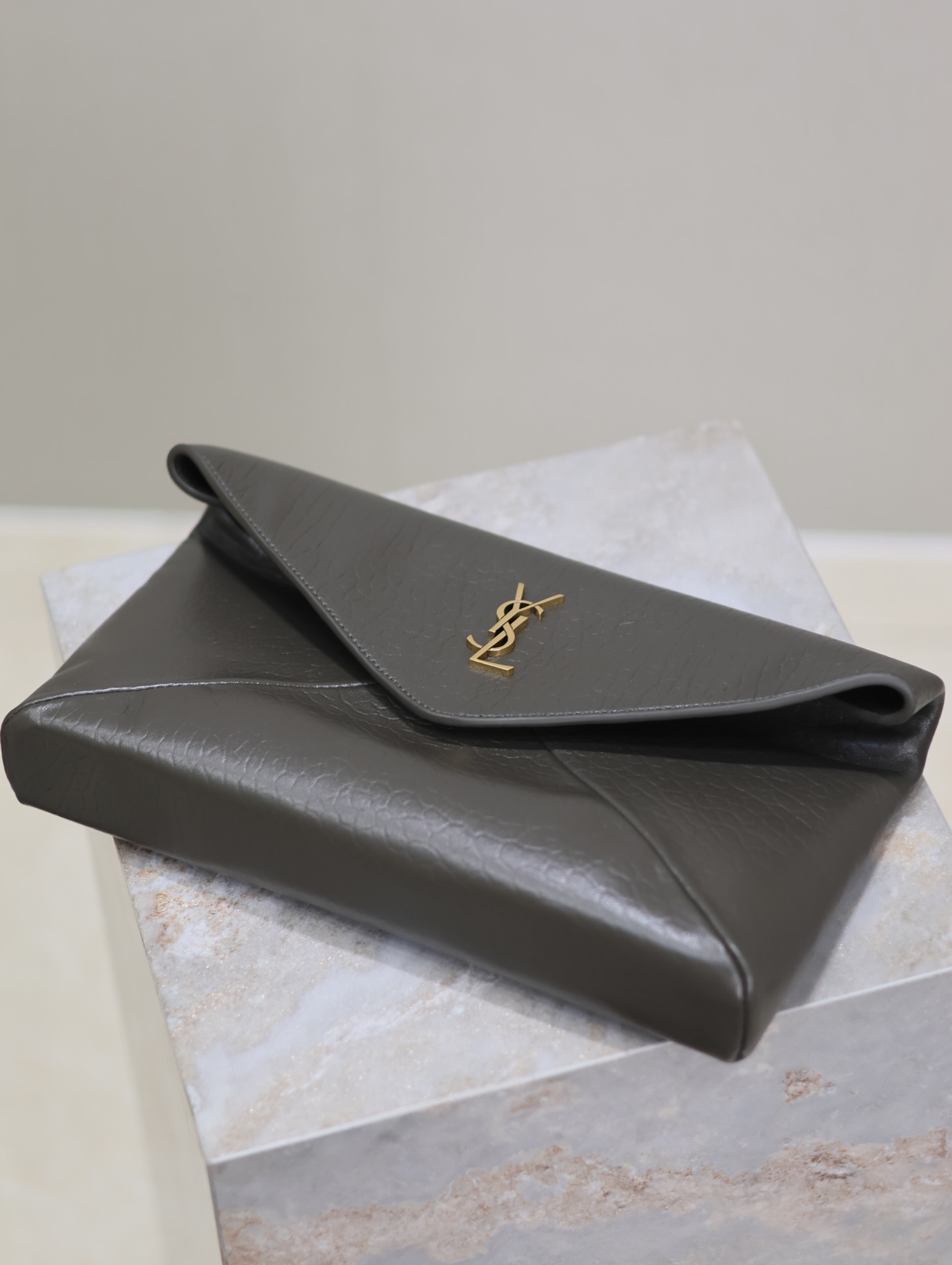 Yves Saint Laurent LE Envelope Clutch 769307