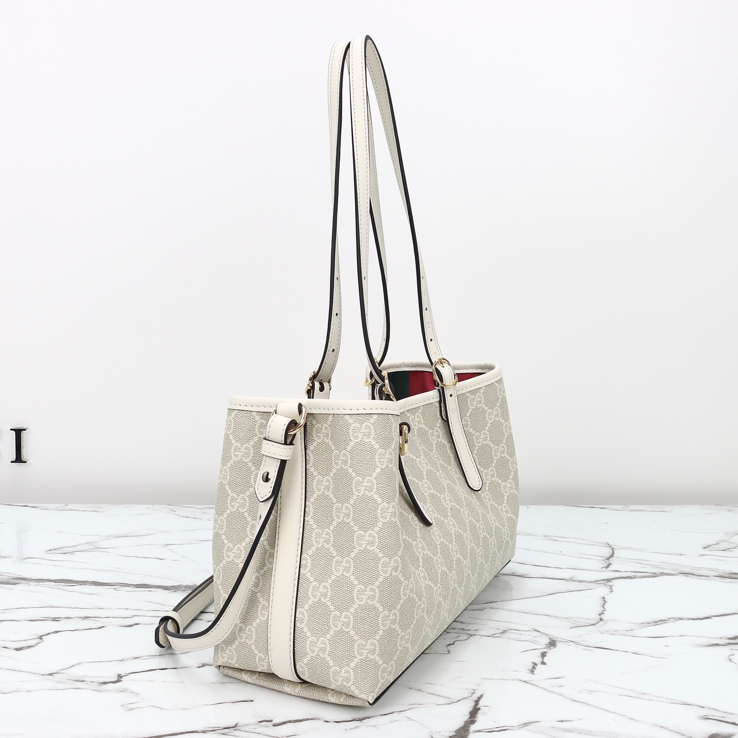 Gucci GG Emblem medium tote bag ‎815214 FAD6L 9641
