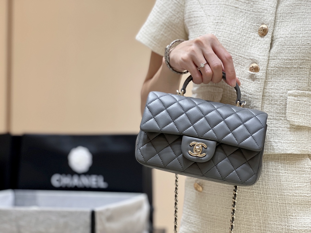 Chanel 23S cf mini handle AS2431