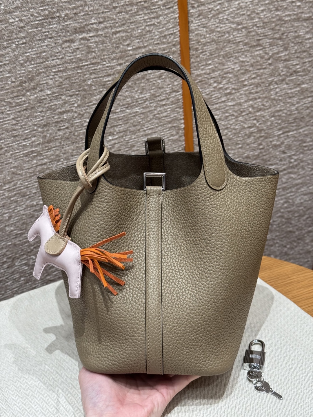 Hermès Picotin lo 8QBeige Marfa Handbag (Handmade to order)