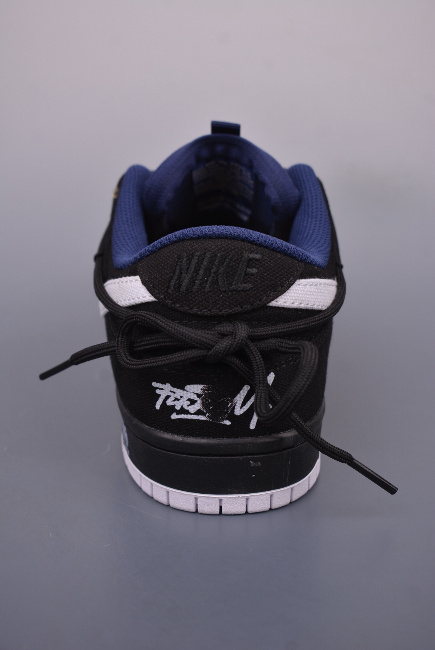 Nike SB Dunk Low 