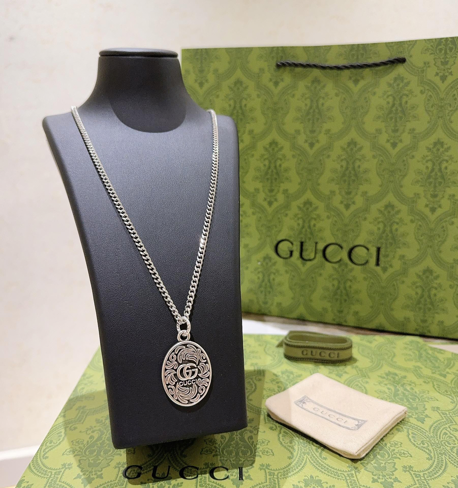 Gucci Anger Forest Series GG Round Vintage Necklace