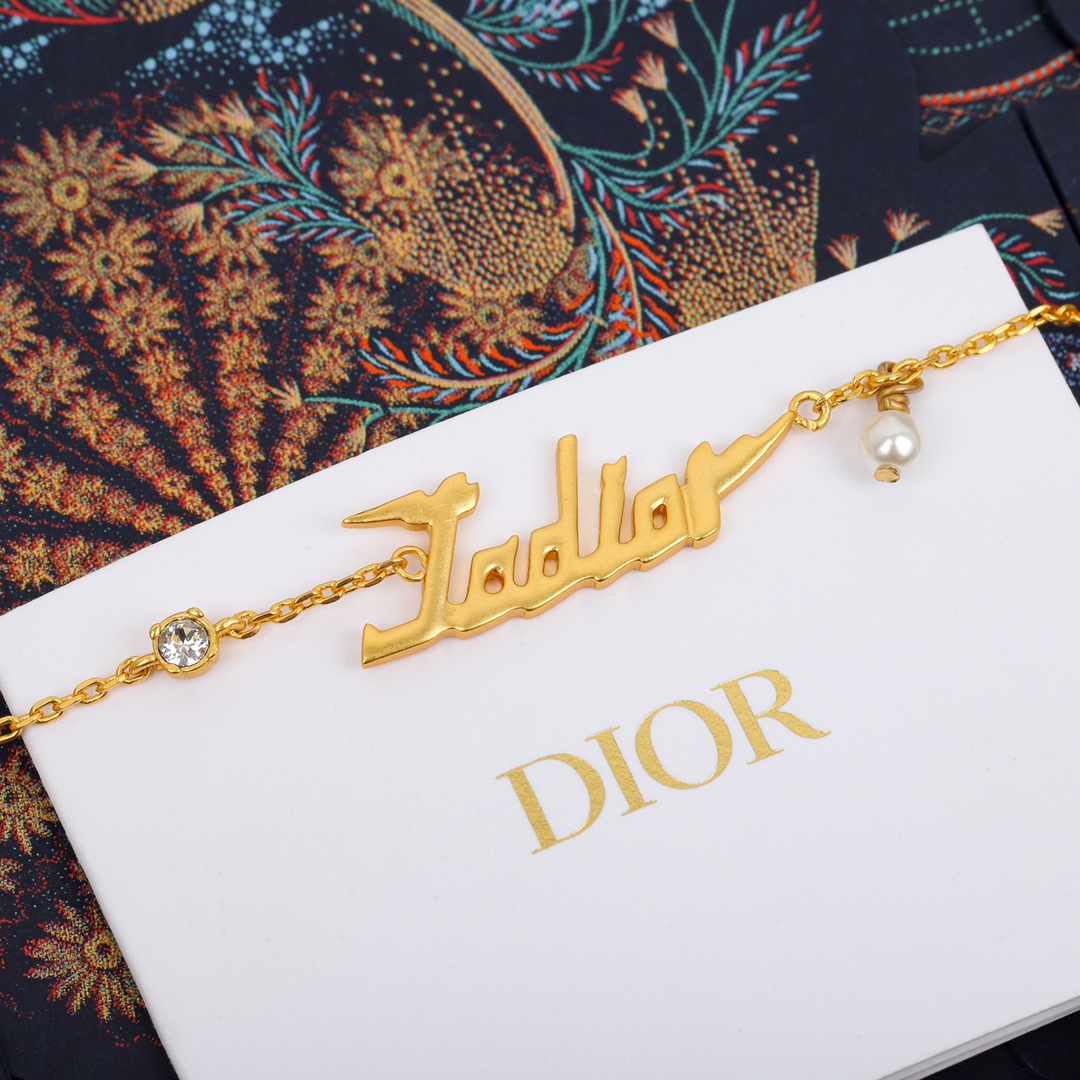 Dior Pearl Letter Bracelet