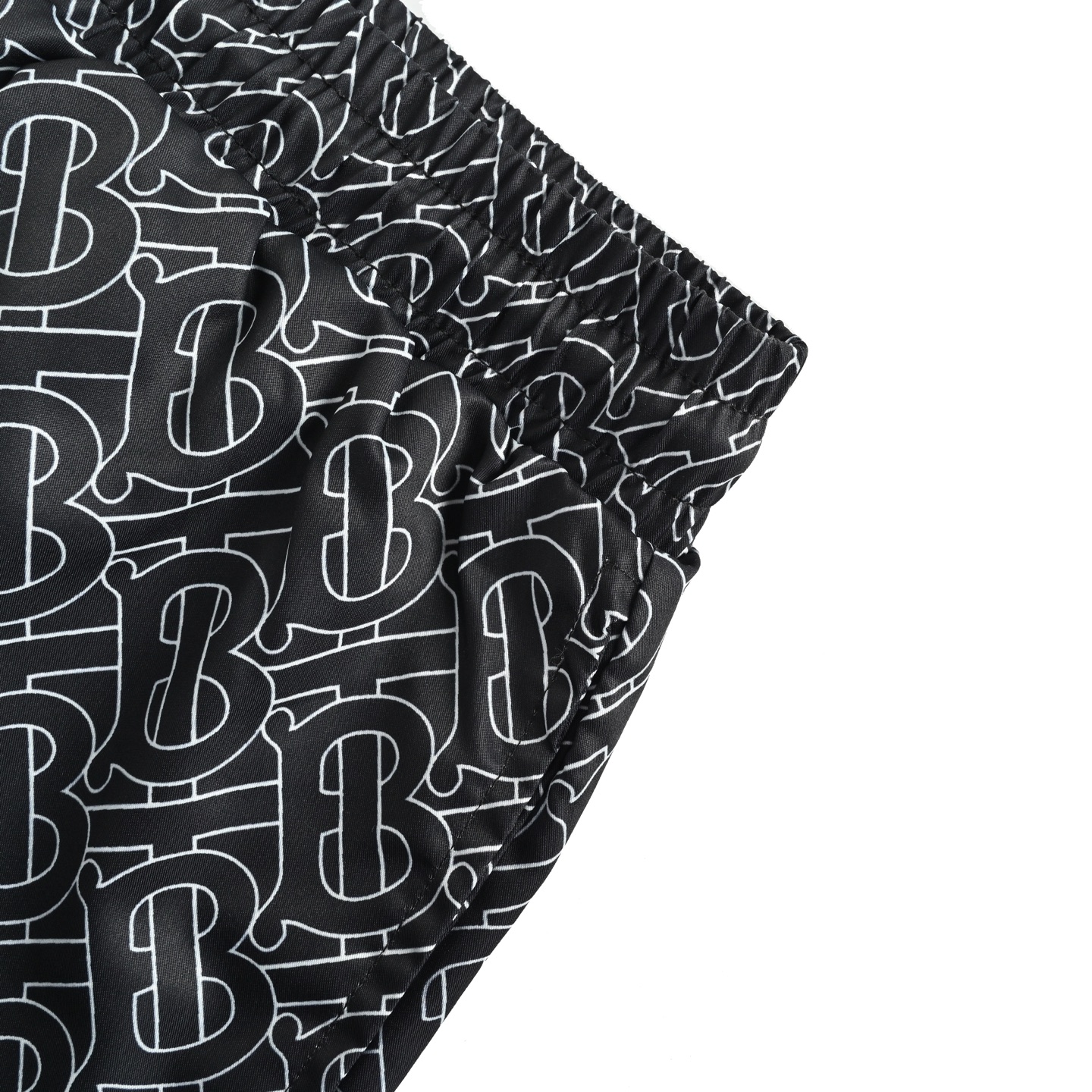 Burberry 25ss all-over logo beach shorts