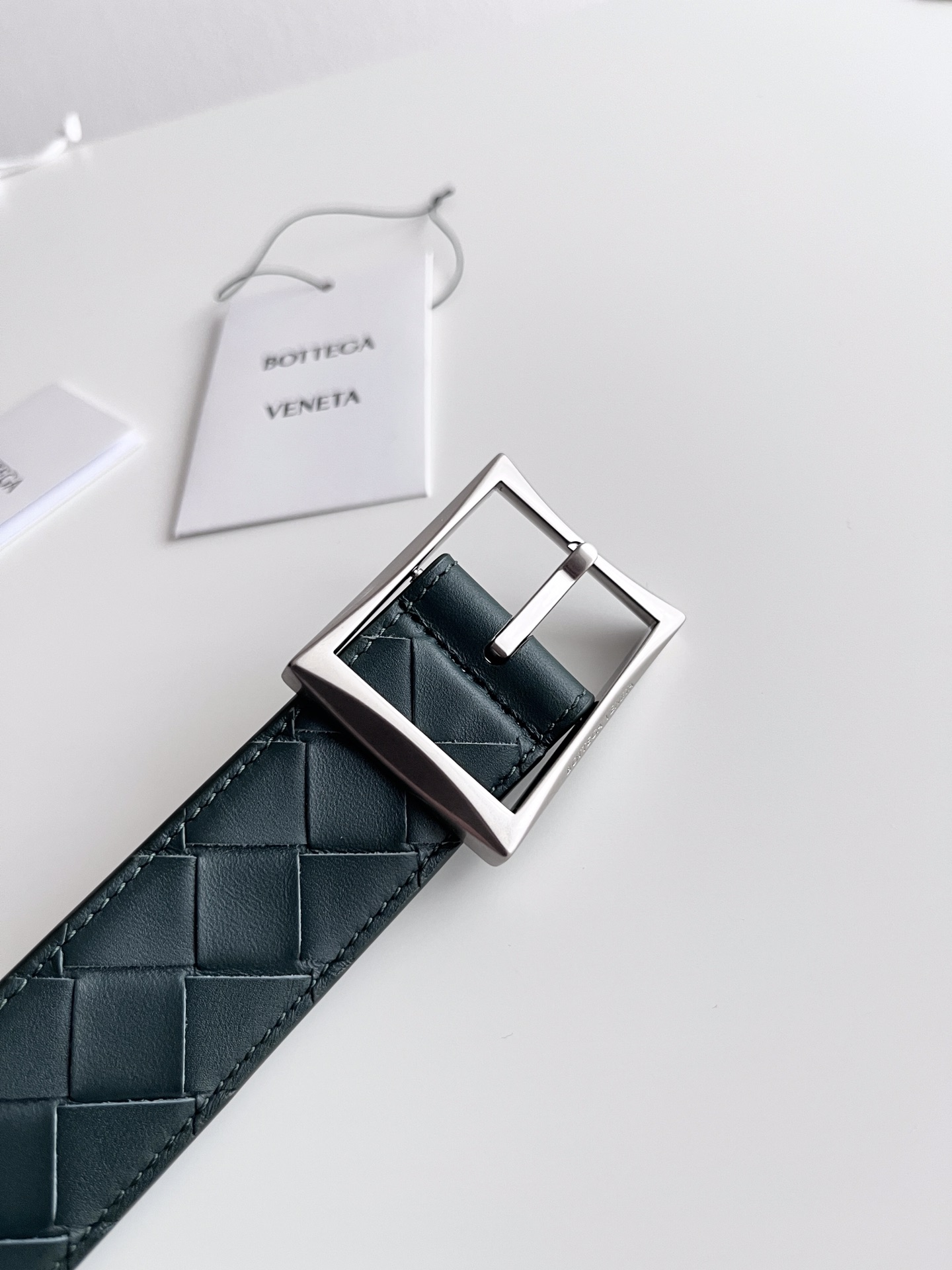 Bottega Veneta intreccio woven cowhide double-sided waistband with a width of 3.5cm