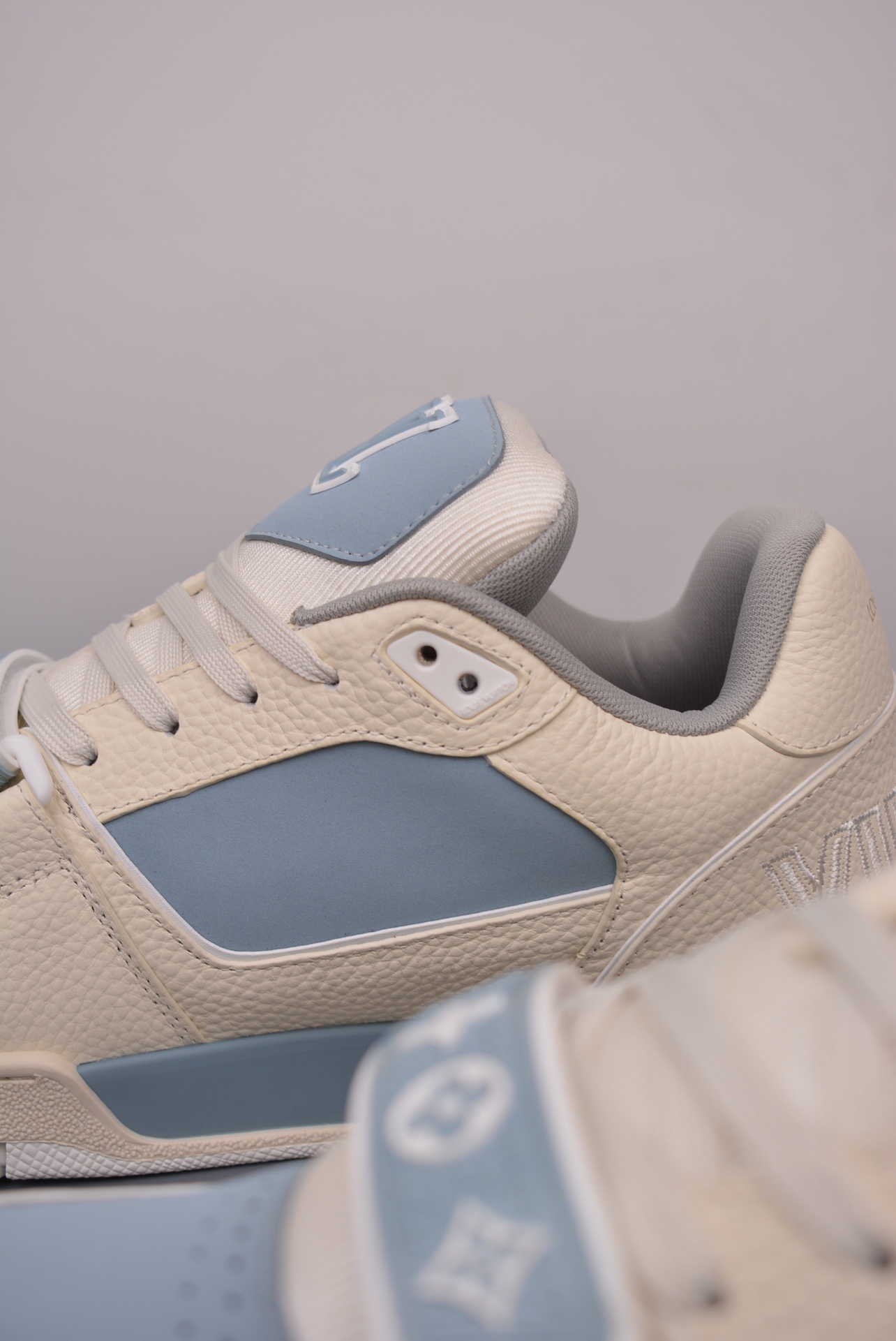 Louis Vuitton Archlight Sneakers casual sports shoes beige blue