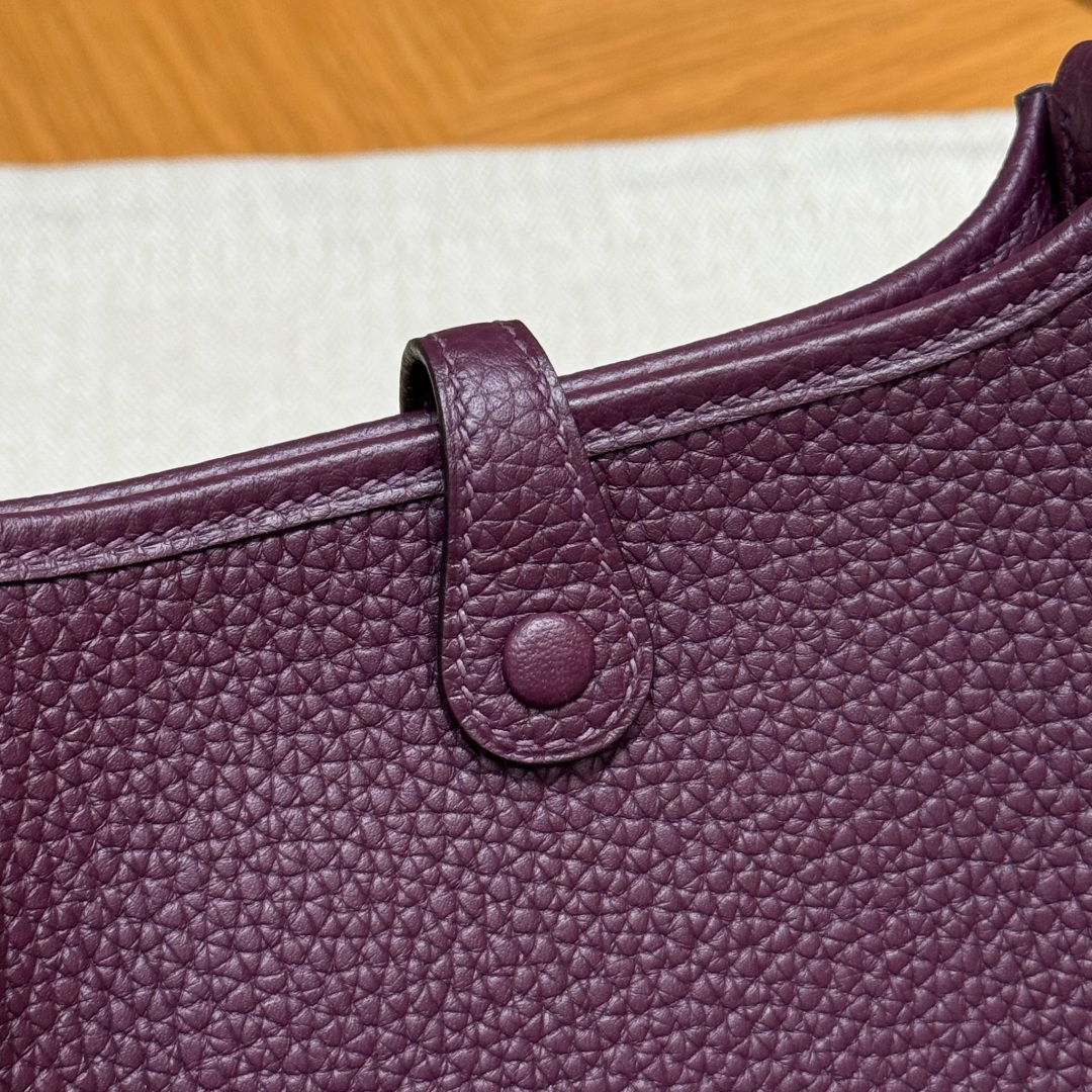 Hermès Evelyne N5Cassis Handbag (Handmade to Order)