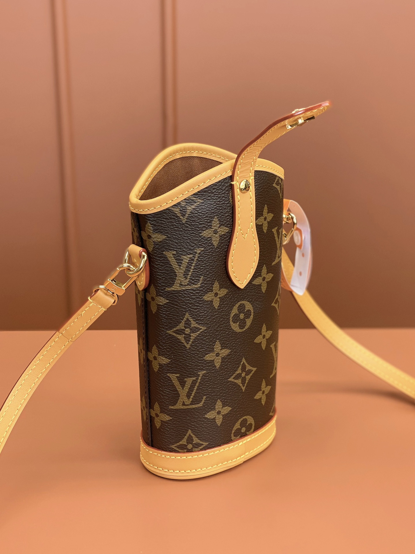 Louis Vuitton FOLD ME Clutch M80874