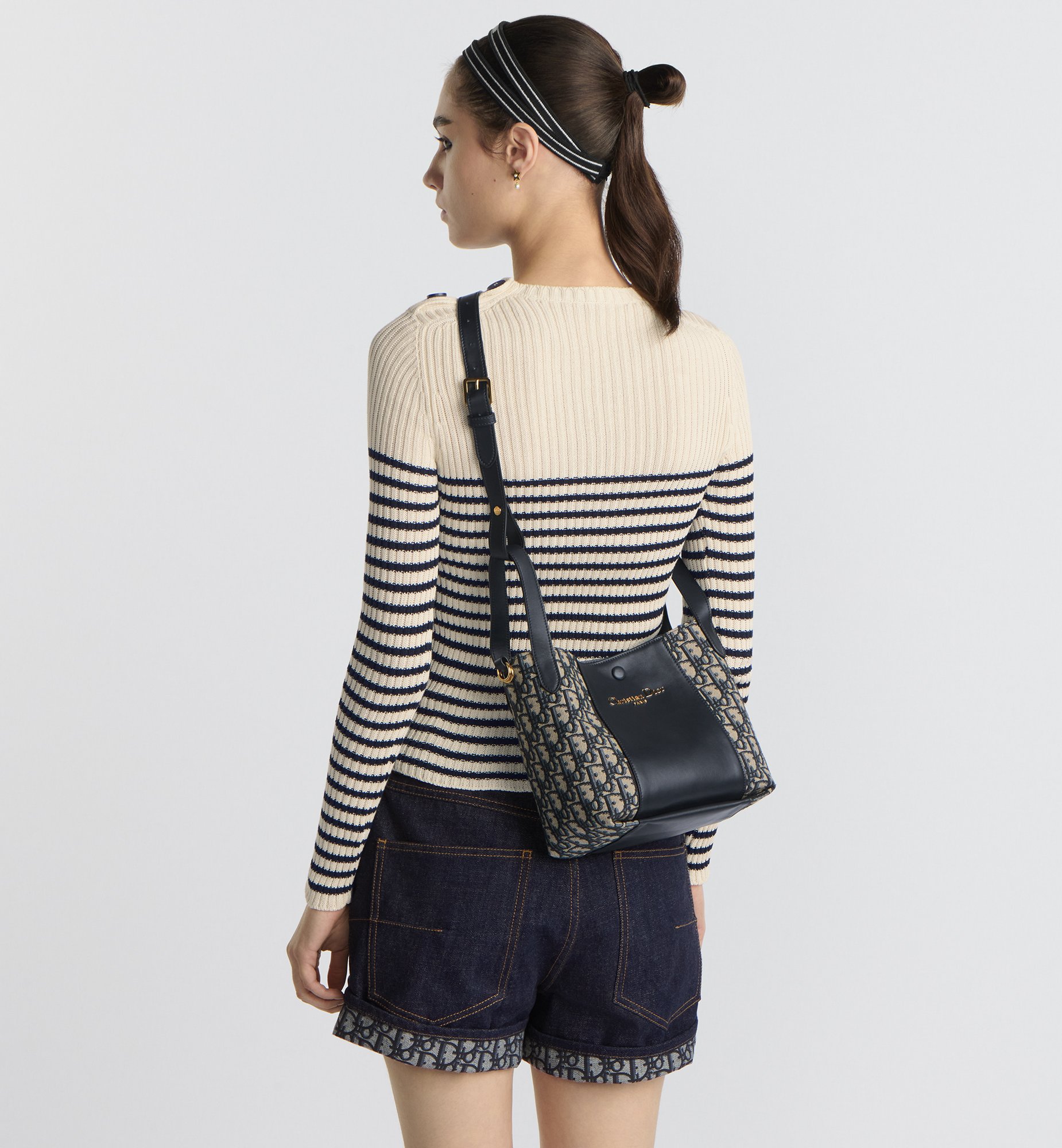 Dior Small Signature Bucket Bag M2840UTZQ_M928