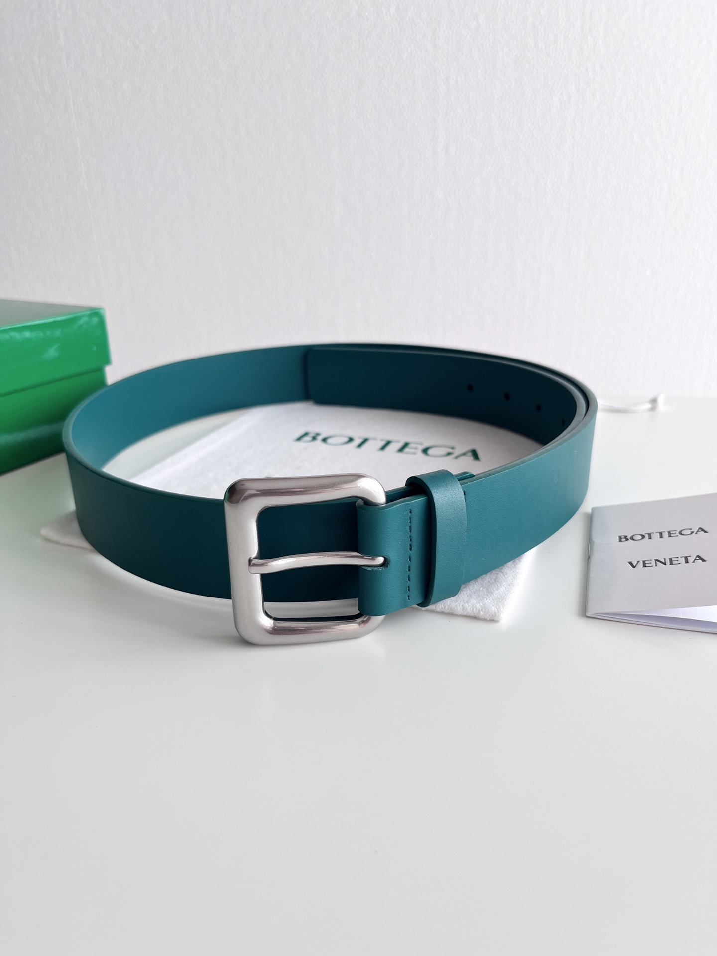 Bottega Veneta vintage pin buckle cowhide double-sided belt 3.5cm wide