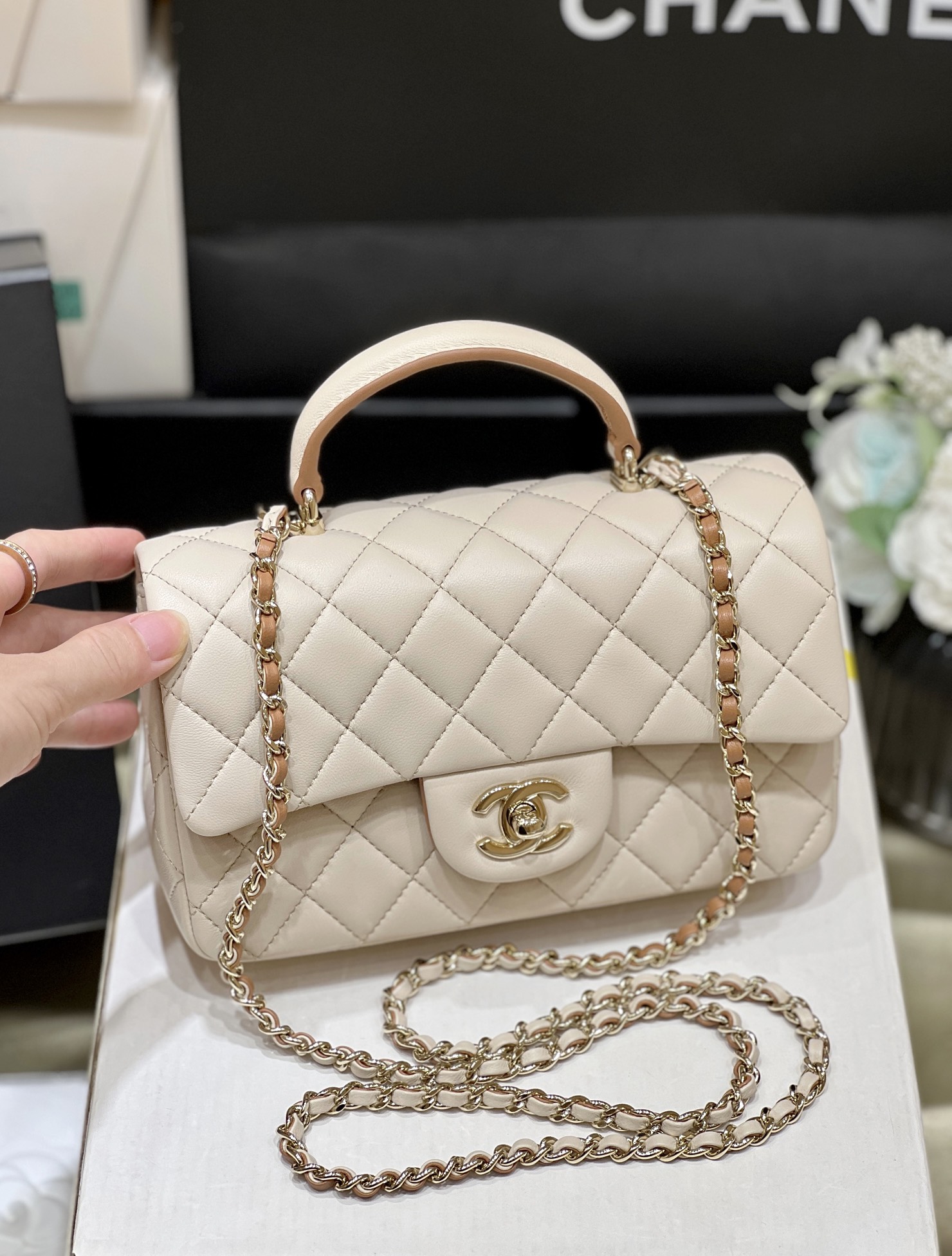 Chanel 23S cf mini handle AS2431