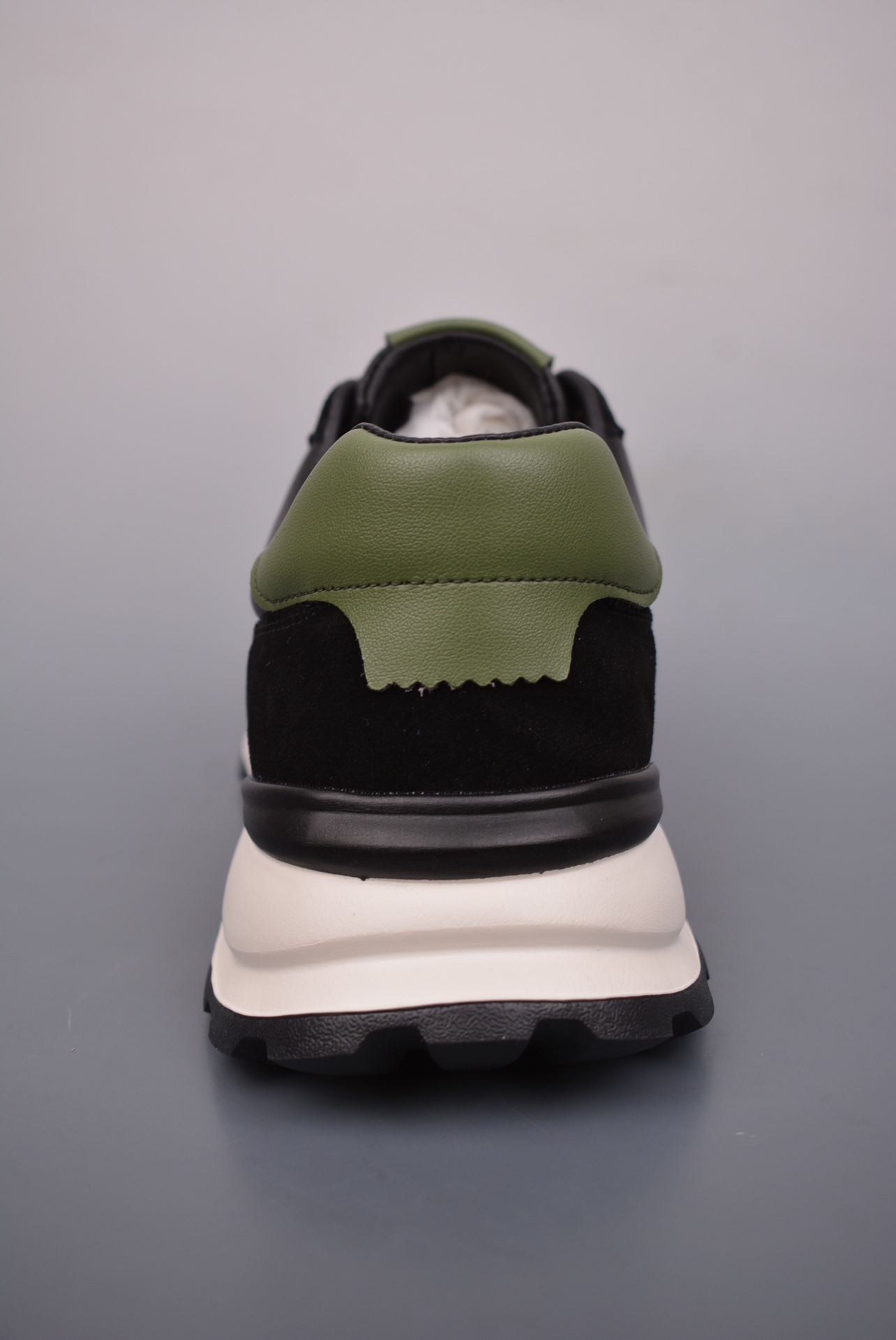 Louis Vuitton Couro Maden Luxe Low Sneaker Black Army Green
