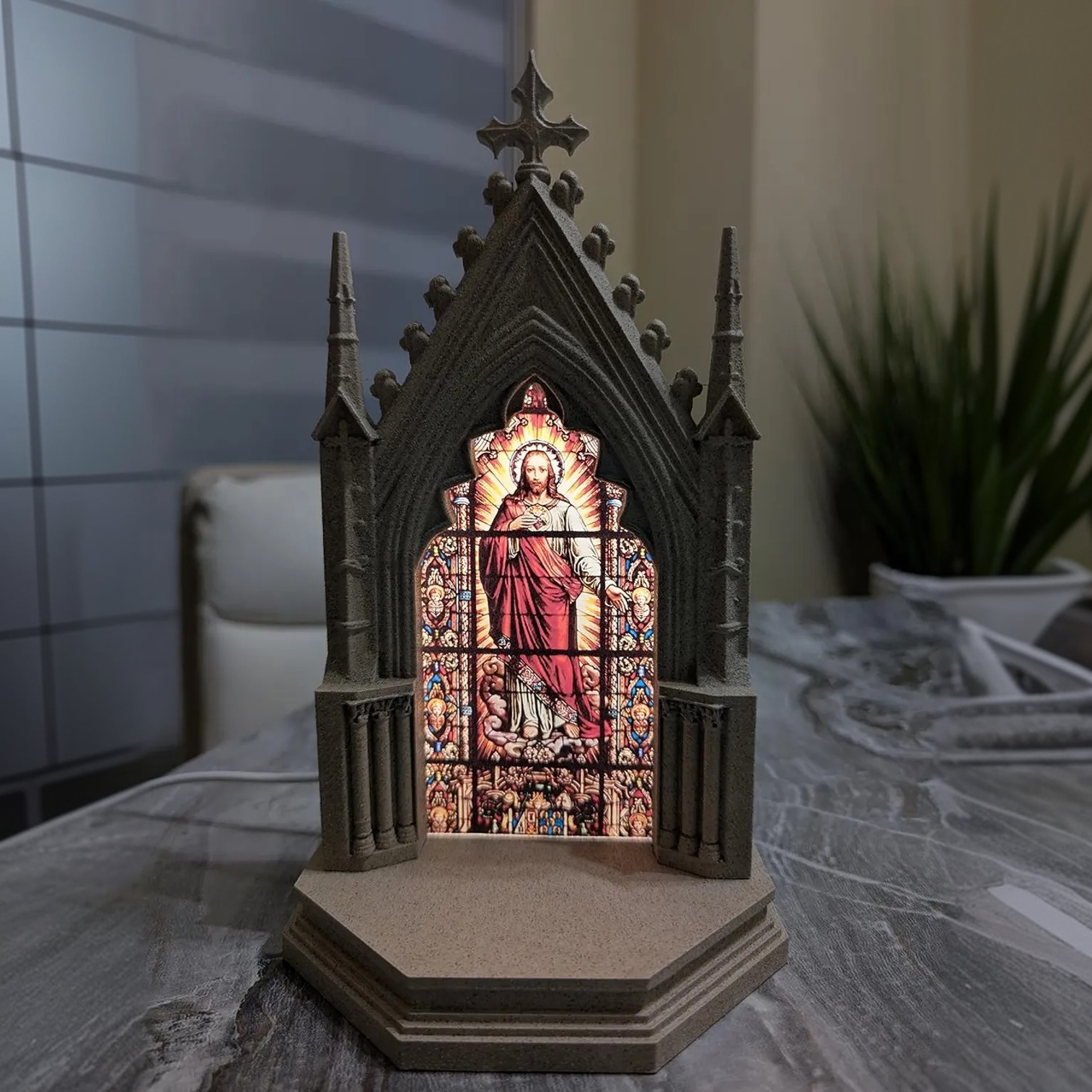 Gothic Lamp of the Sacred Heart of Jesus