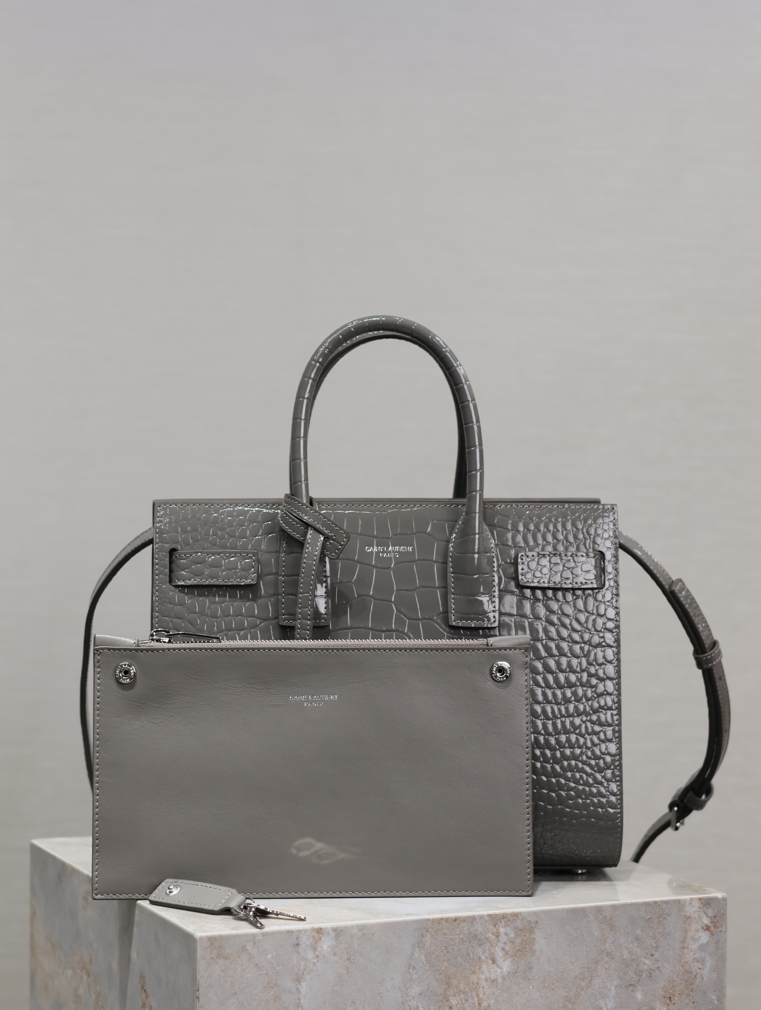 Yves Saint Laurent sac de jour accordion bag 421863
