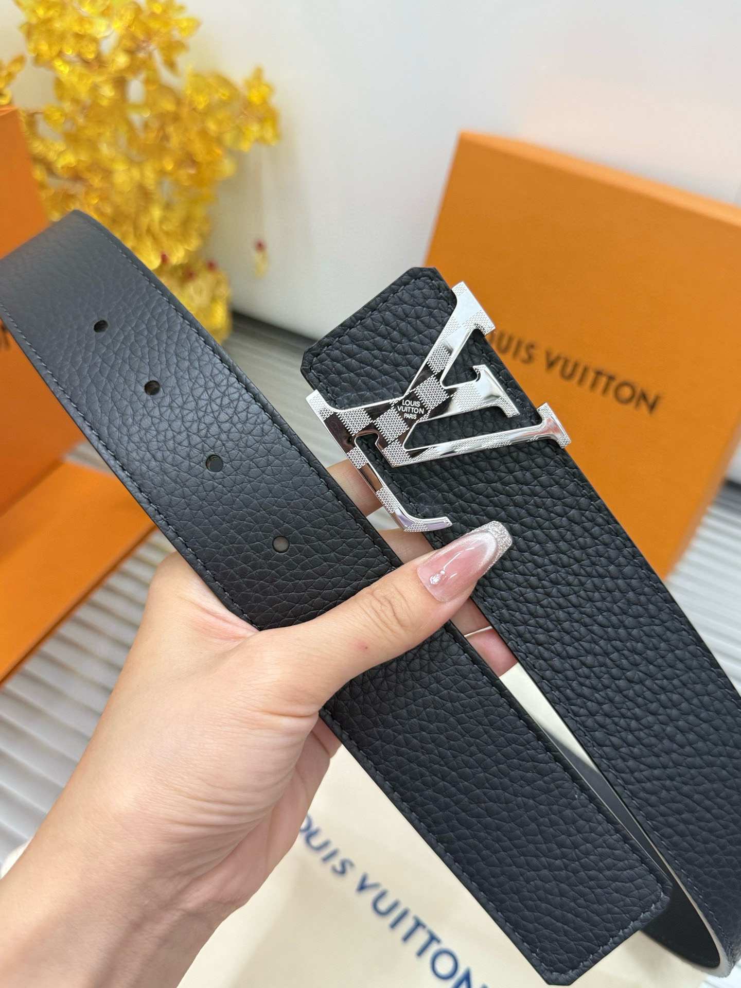 Louis Vuitton Litchi Pattern Men's Double-Sided Belt 4CM Width