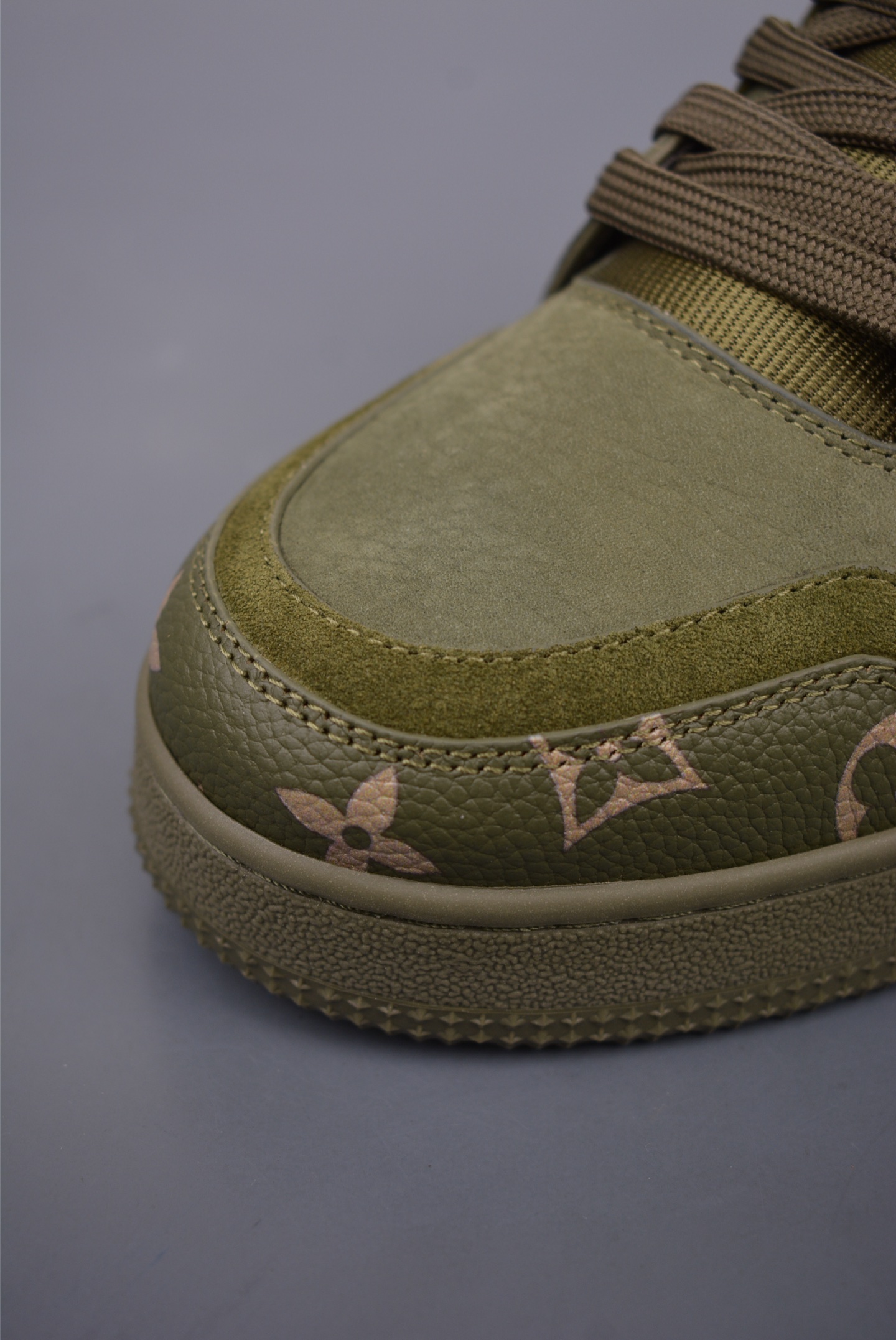 Louis Vuitton Trainer Sneaker Low Army Green Print