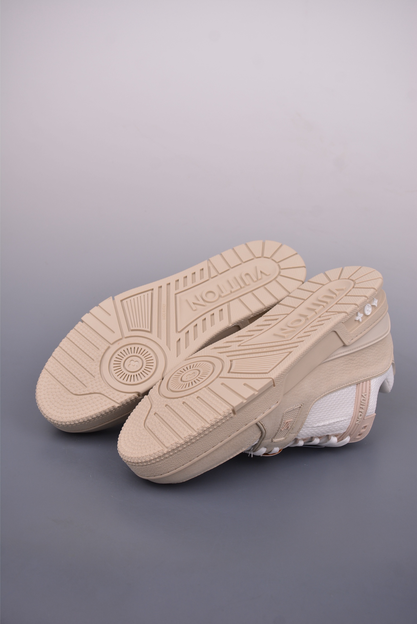 Louis Vuitton Trainer Sneaker Low 