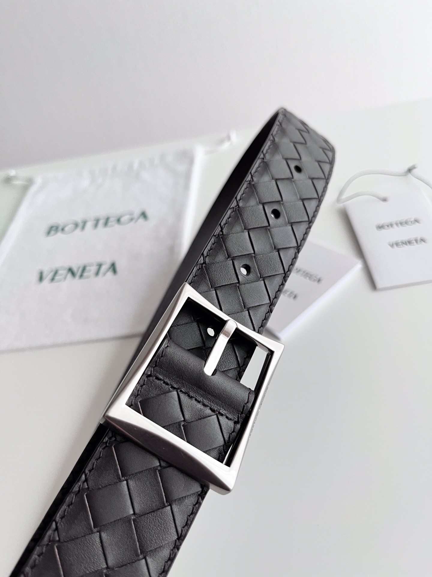 Bottega Veneta intreccio woven cowhide double-sided waistband with a width of 3.5cm