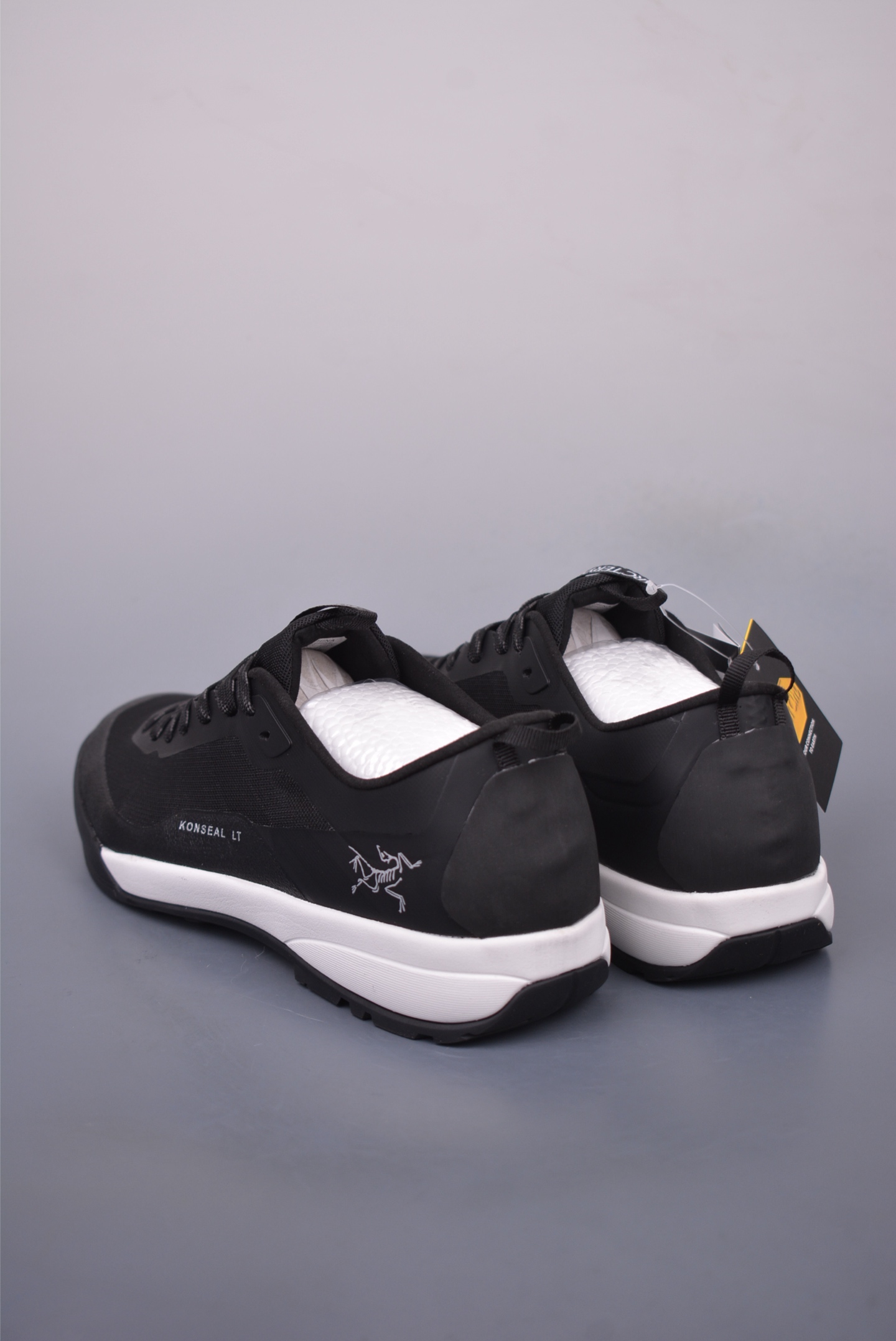 Arc'teryx Konseal LT Outdoor Sports Shoes Black and White 077218-439746