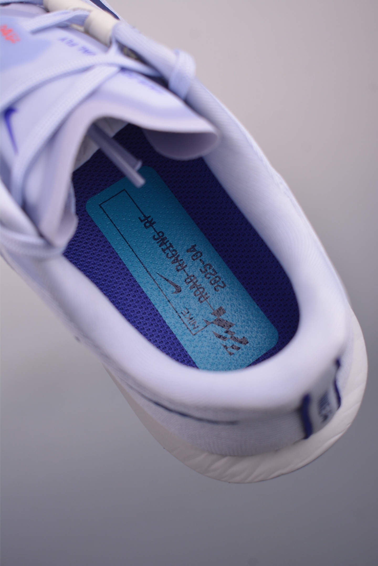 NIKE Zoom Rival Fly 4 