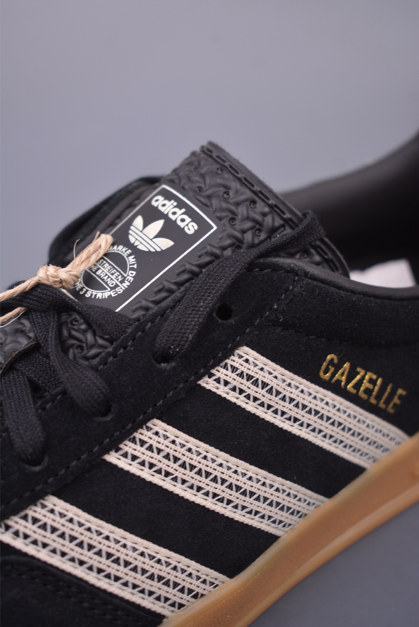Adidas Gazelle Indoor Trainers Sneakers Black, Beige and White Weave JI2755