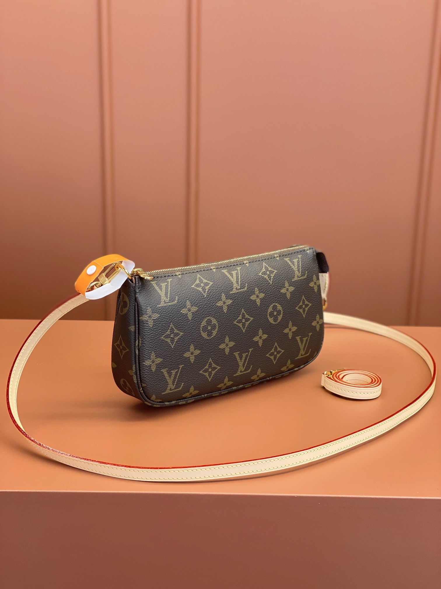 Louis Vuitton Mahjong Bag M40712